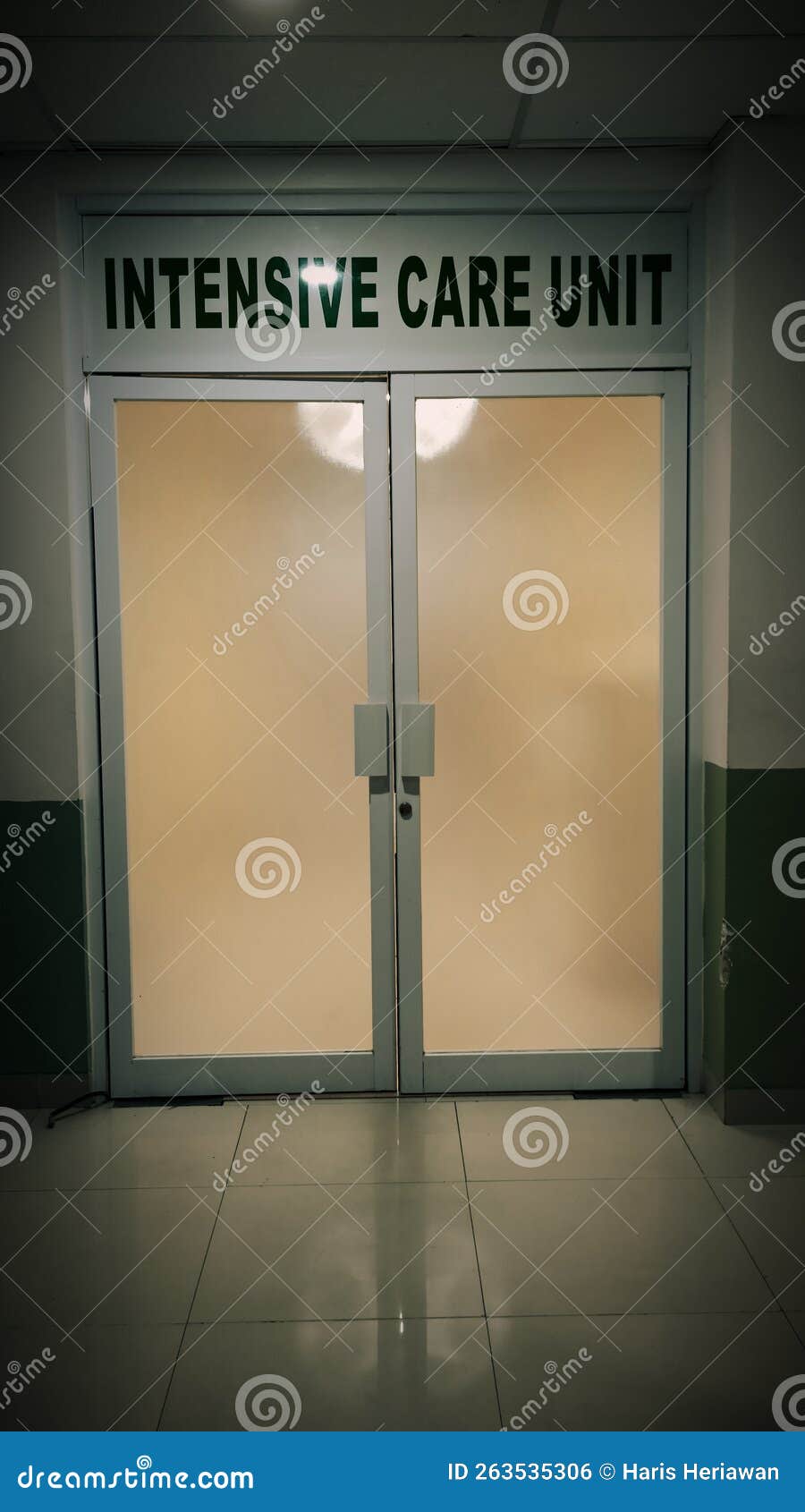 The Hospital ICU stock photo. Image of glass, lighting 263535306