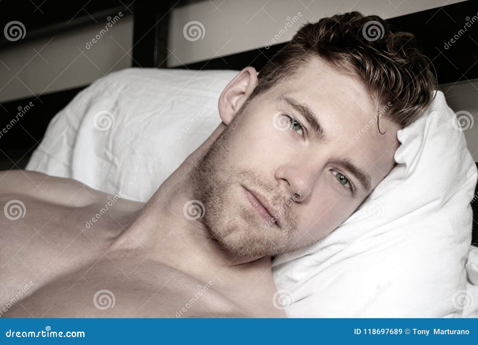 man naked bed selfie