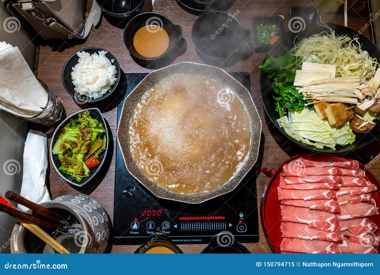 https://thumbs.dreamstime.com/z/hot-pot-japanese-shabu-shabu-sukiyaki-japanese-food-style-hot-pot-japanese-shabu-shabu-sukiyaki-150794715.jpg