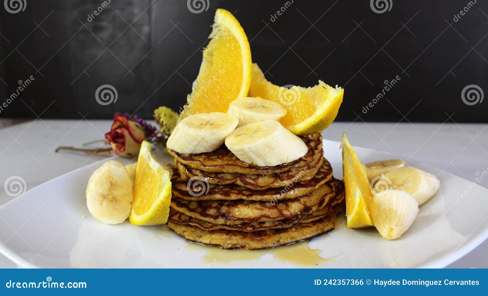 hotcakes de avena, platano y naranja. comida saludable, nutritiva y deliciosa! opciÃÂ³n ovo-vegetariana!