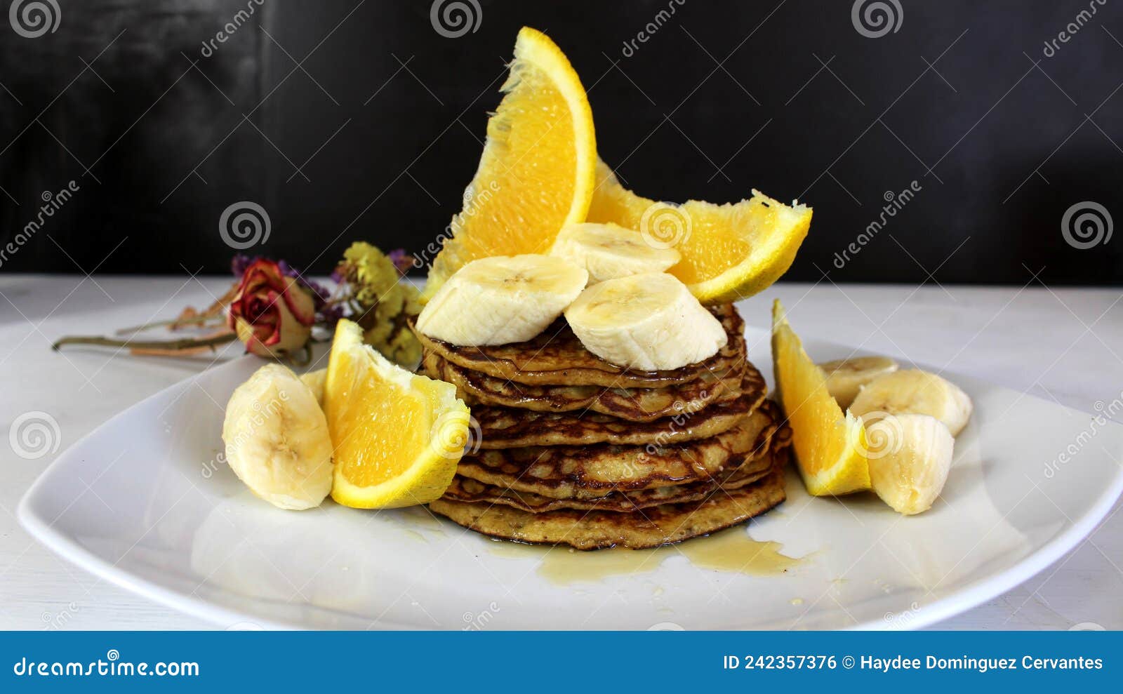 hotcakes de avena, platano y naranja. comida saludable, nutritiva y deliciosa! opciÃÂ³n ovo-vegetariana!