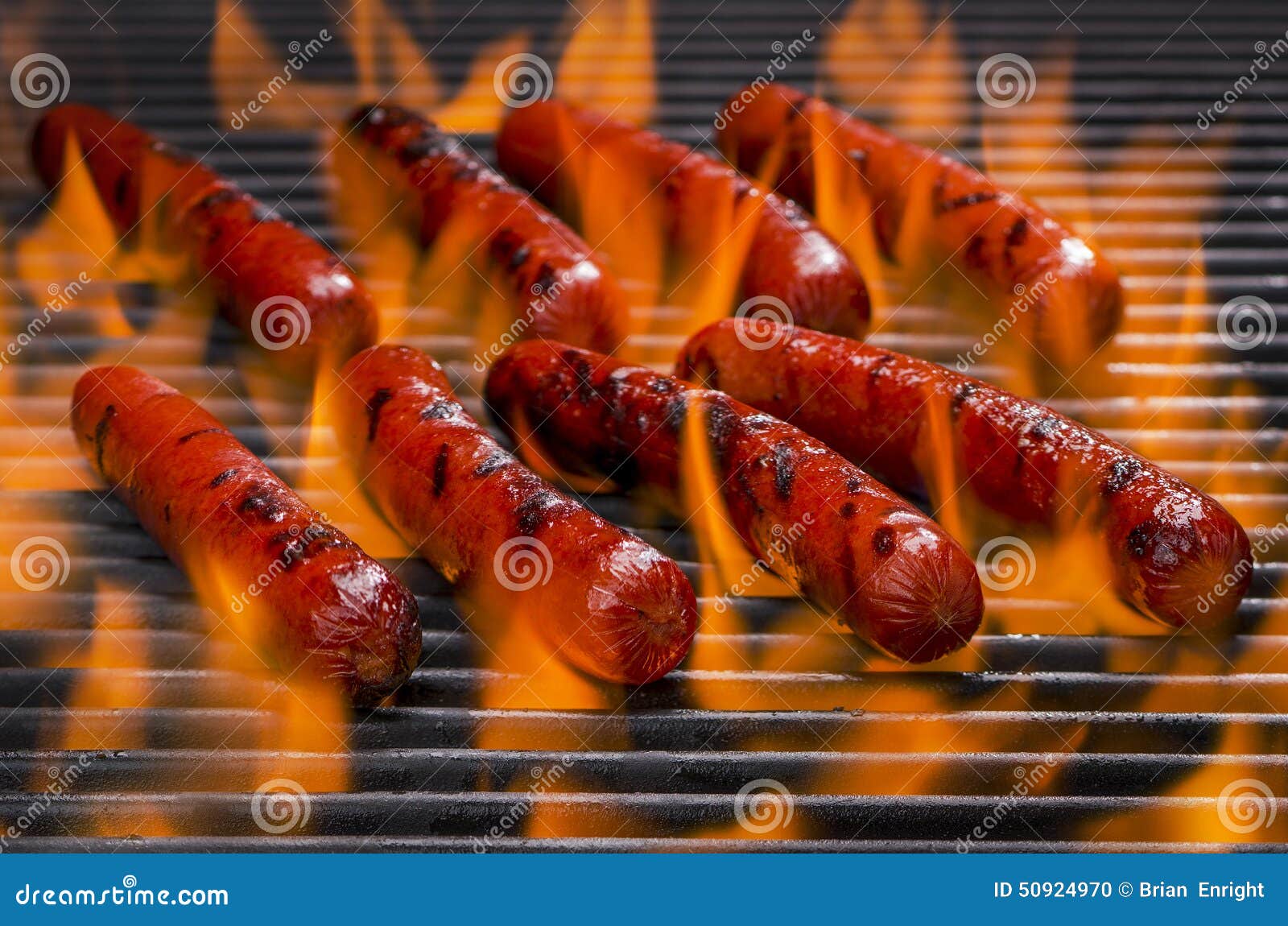 laag Janice strip Hotdogs on a Flaming Hot Barbecue Grill Stock Photo - Image of cooking,  fire: 50924970