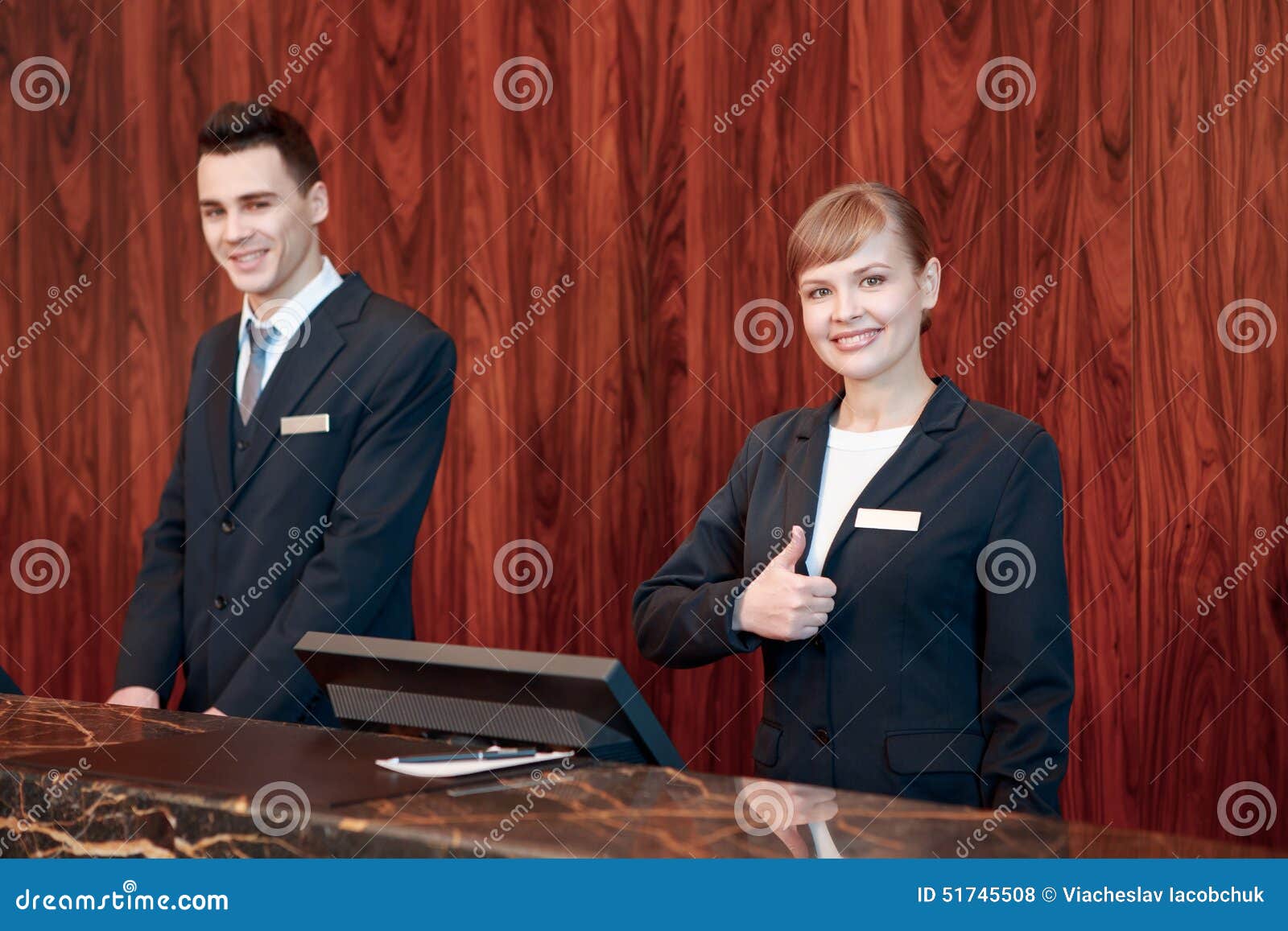 what makes a good hotel receptionist