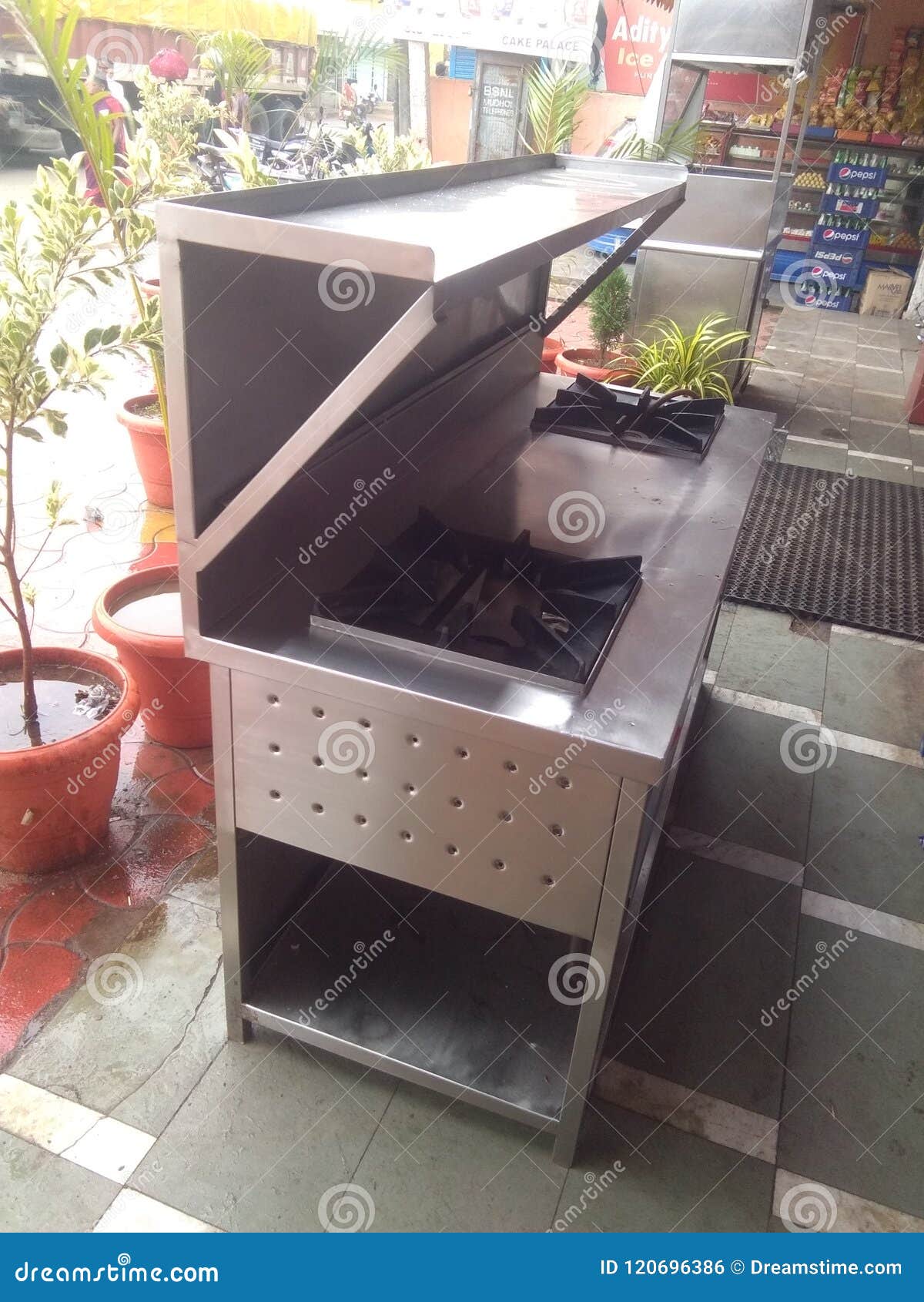 Hotel stove editorial photo. Image of stove, hotel, simply 120696386