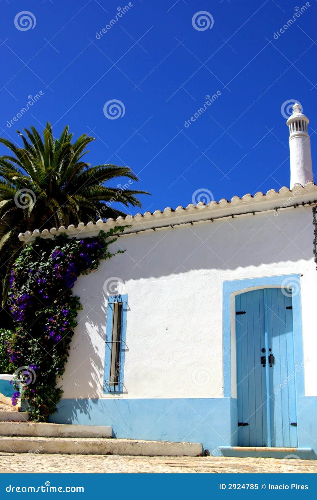 House in Algarve stock image. Image of warm, flowers, white 2924785