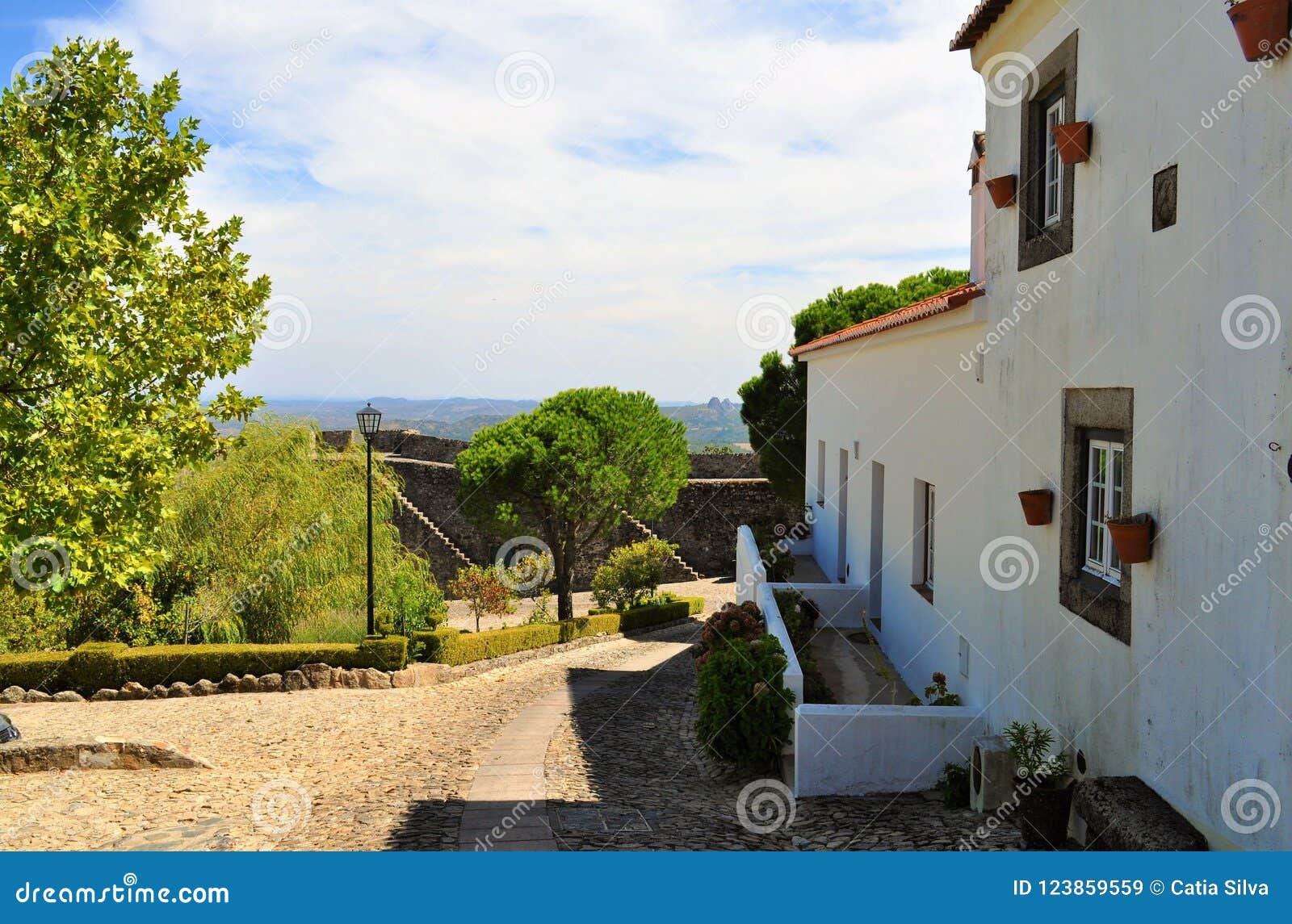 the house and the castle wall - marvÃÂ£o castle