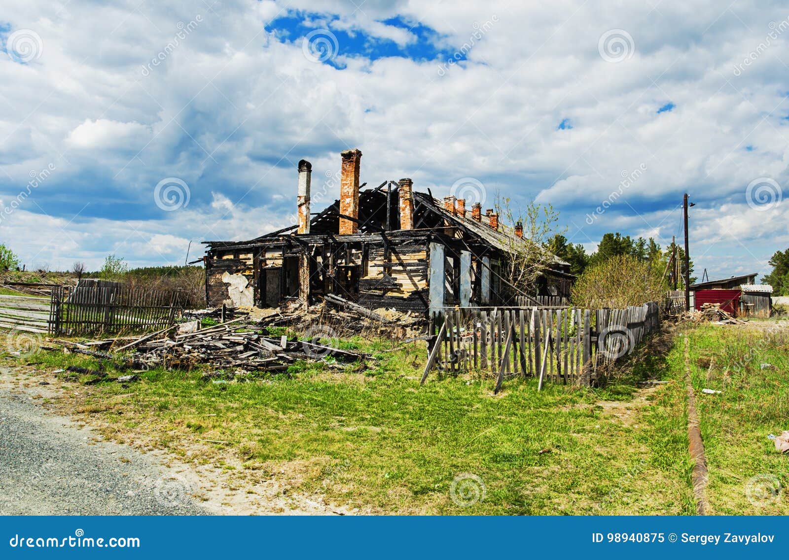 House destroyed by fire stock image. Image of accident 98940875