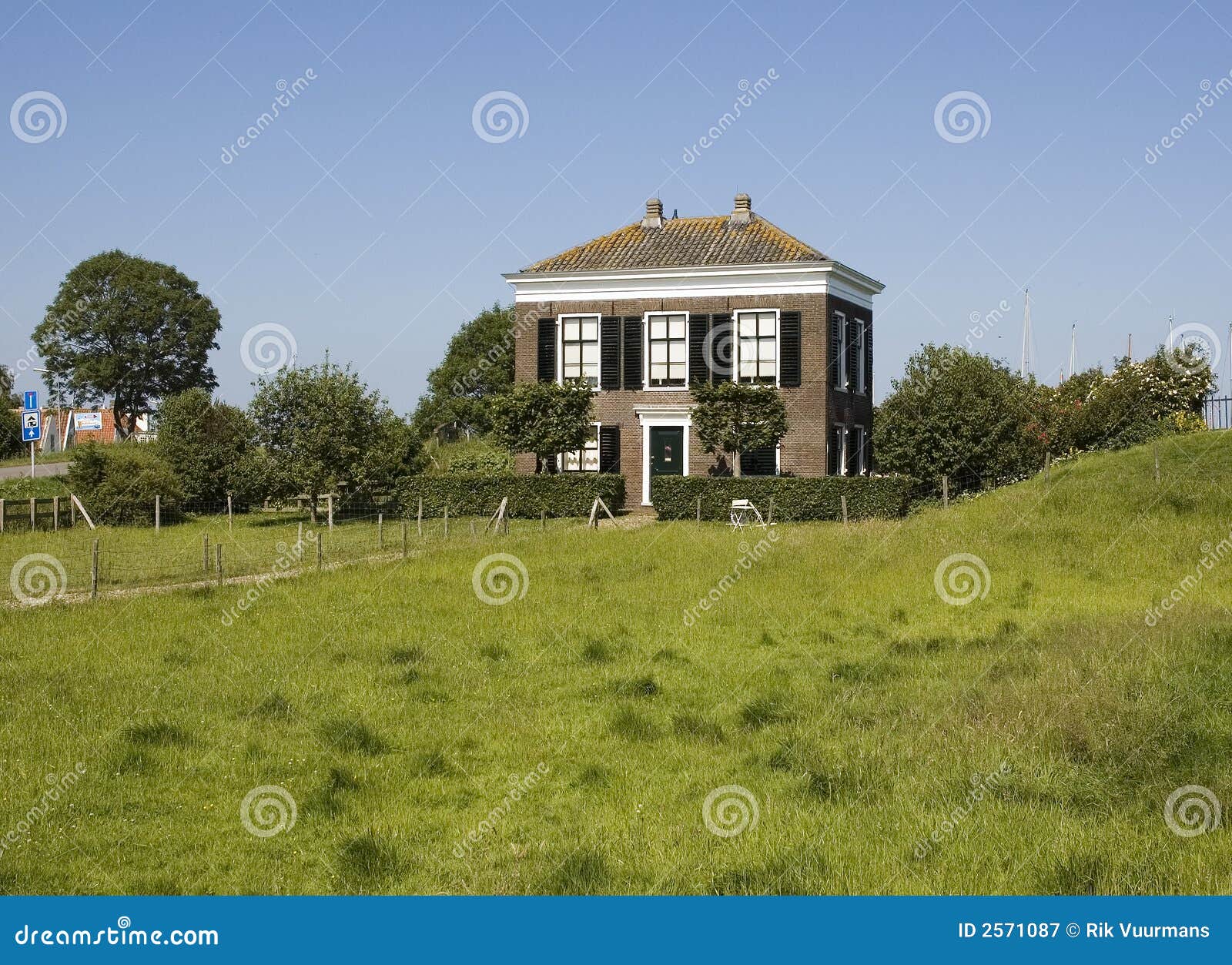 House In Edam, Netherlands Picture. Image 2571087