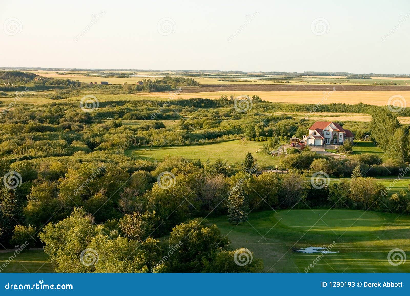 House on golf course stock image. Image of luxury, field 1290193