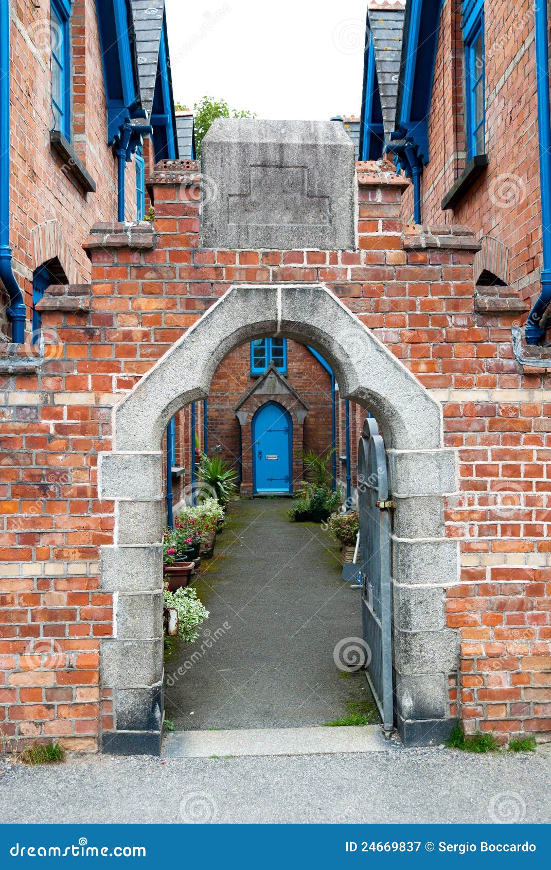 House in Padstow in Cornwall Stock Image Image of stone, padstow