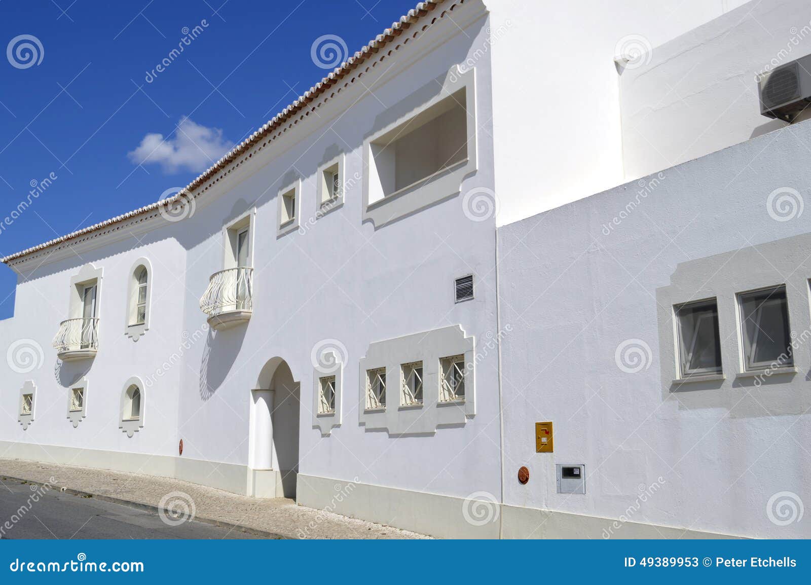 house in the village of armacao de pera