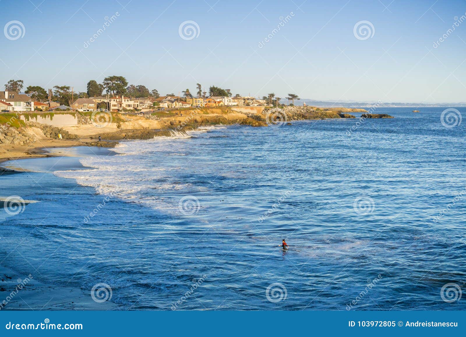 houses close to the eroded pacific ocean coastline, santa cruz, california