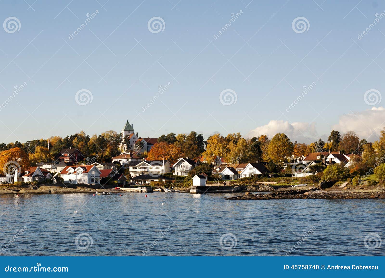 houses on an island in the oslo fjord