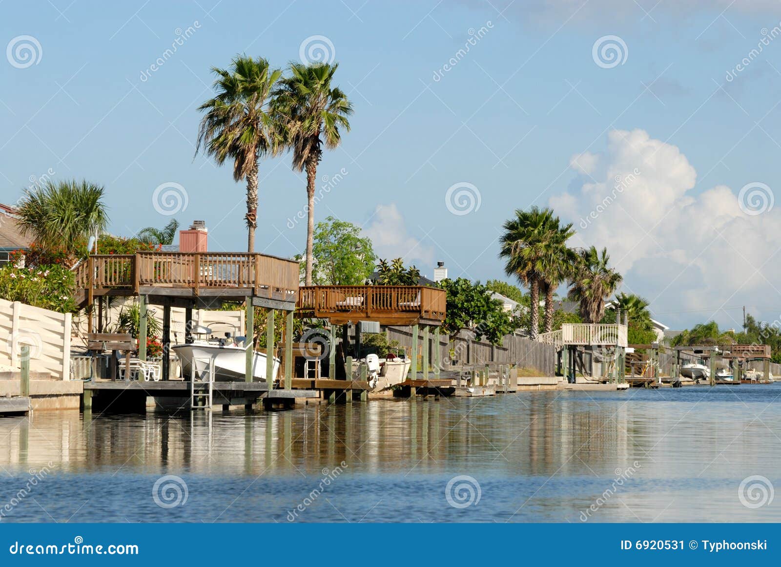 Houses Waterside, South USA Stock Image - Image of blue, vacation: 6920531