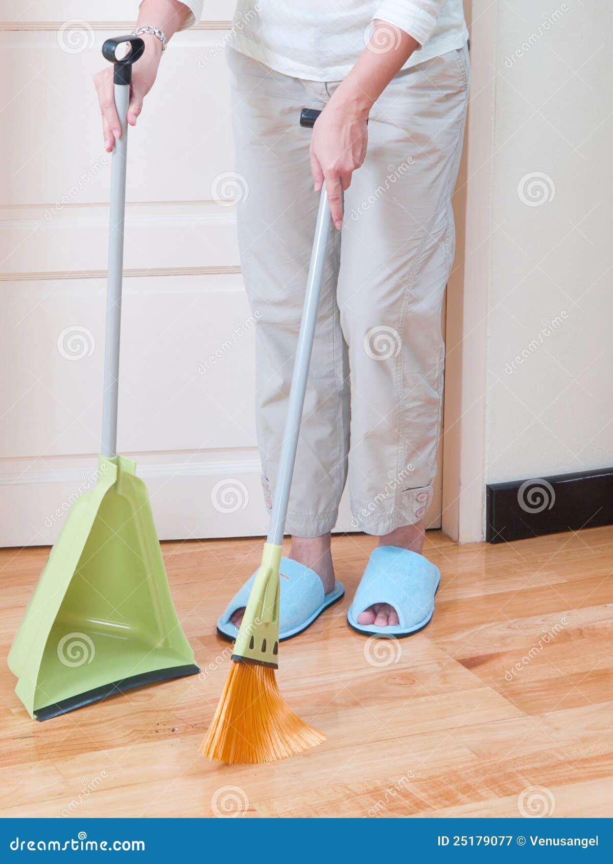 How To Use A Broom 528 Use Broom Stock Photos - Free & Royalty-Free Stock Photos from  Dreamstime