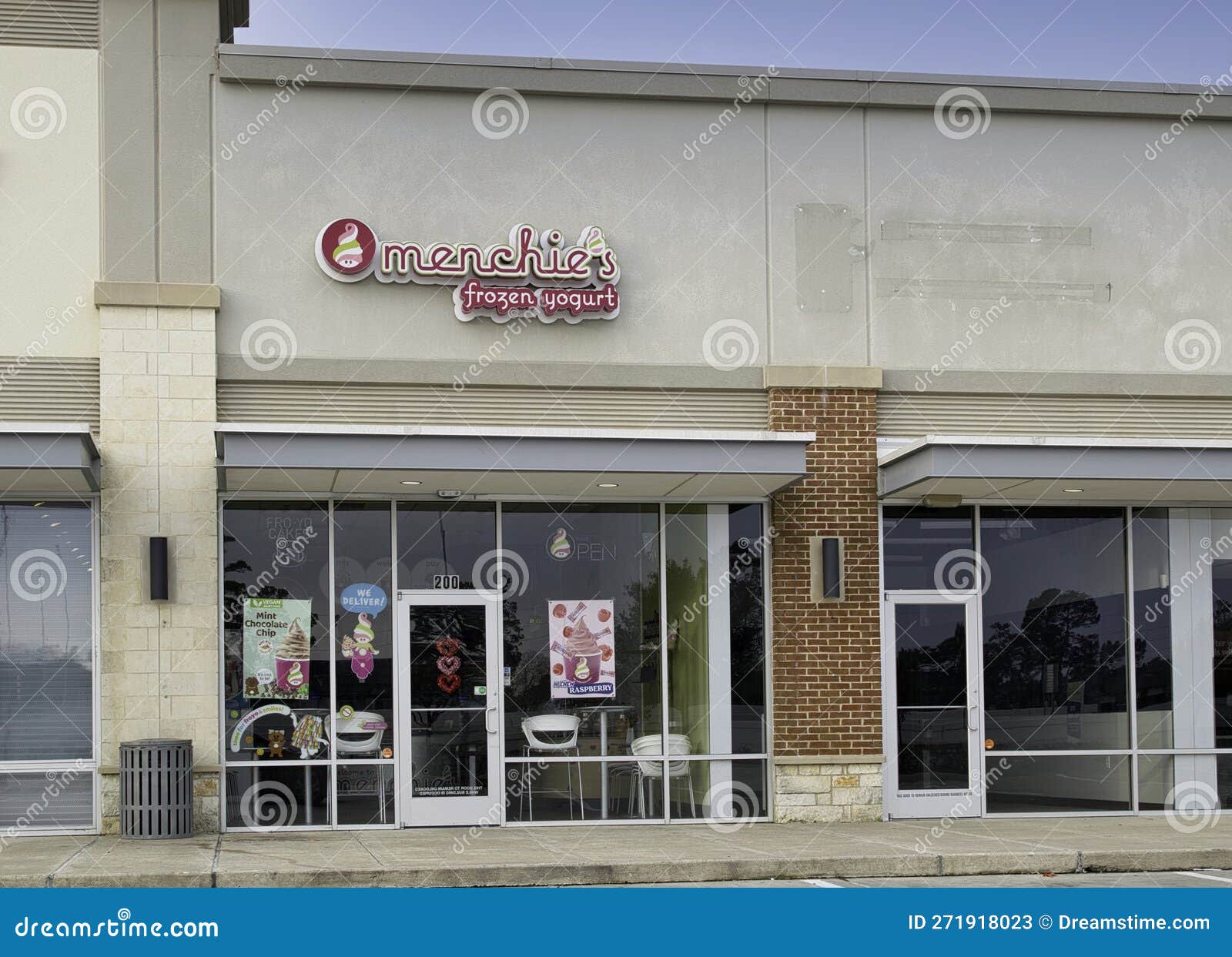 Menchies Frozen Yogurt Business Storefront in Houston, TX. Editorial