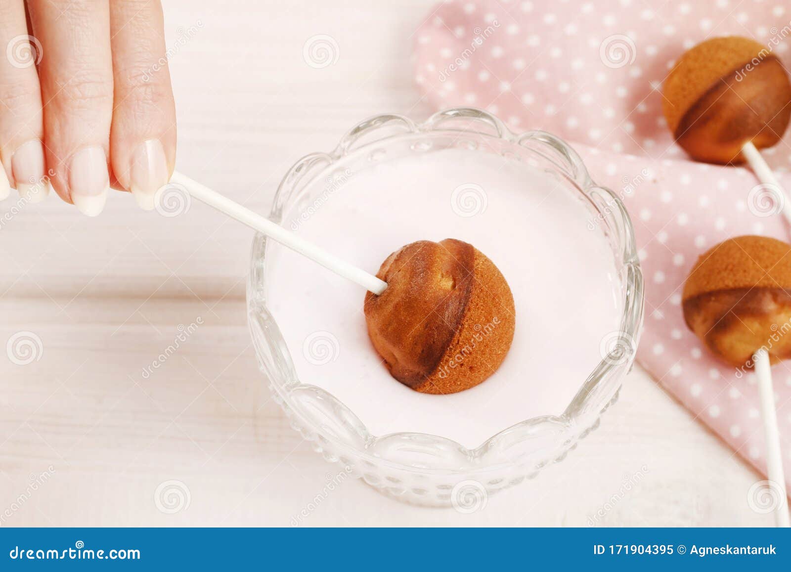 How To Make Cake Pops Tutorial Stock Image Image Of Kitchen Dessert 171904395