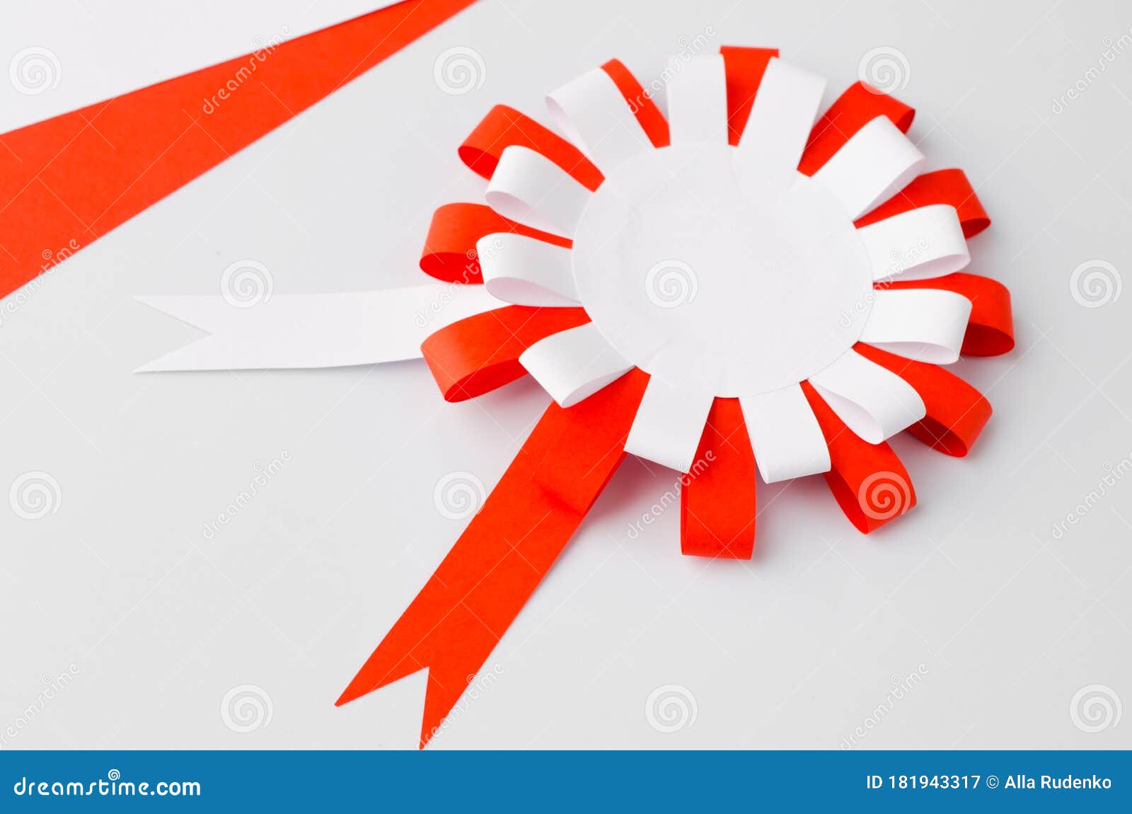 how to make polish paper cotillion at home. step by step instruction. step 13. national  of poland