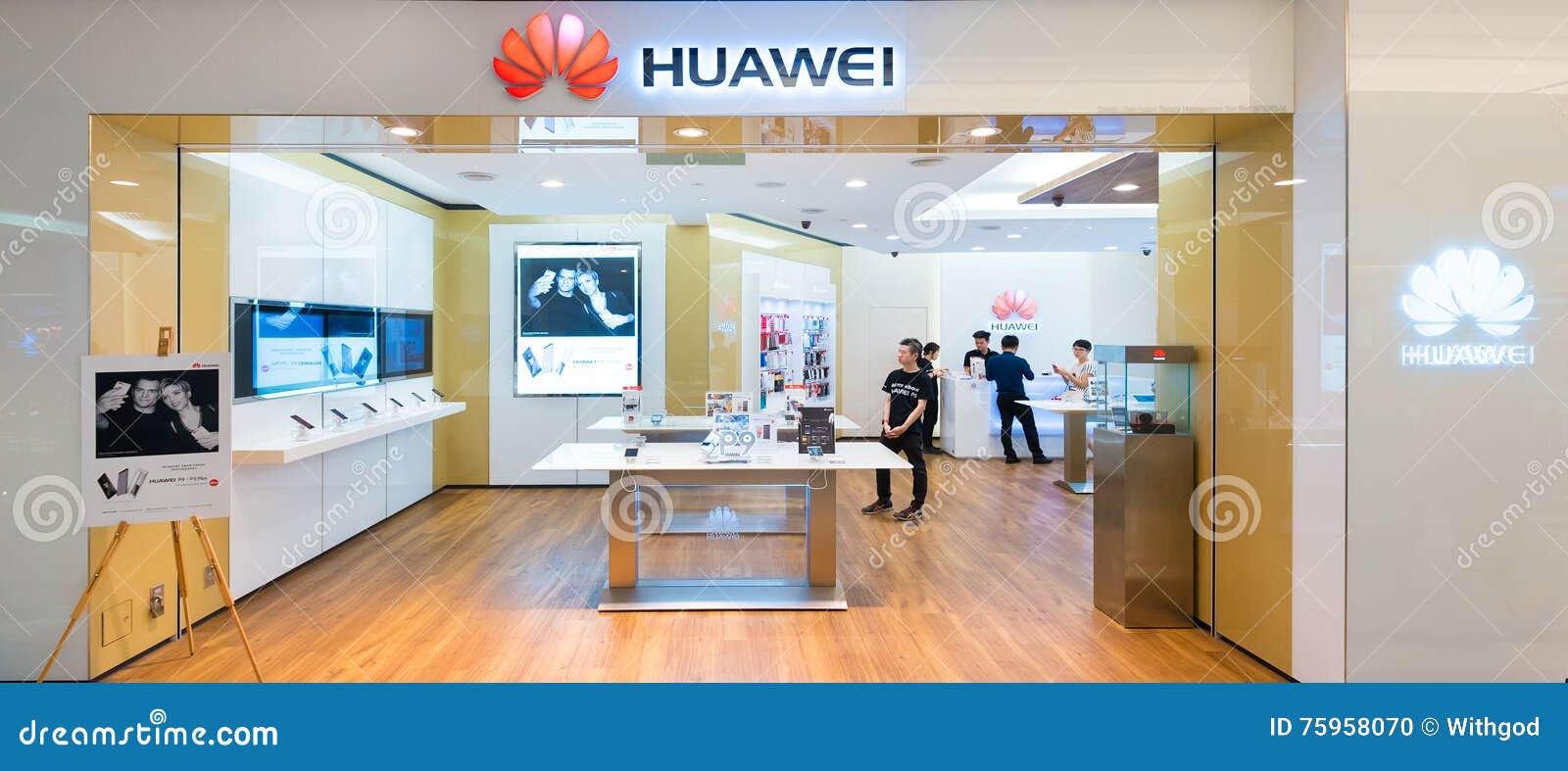 Huawei Store In Suria KLCC, Kuala Lumpur, Malaysia ...