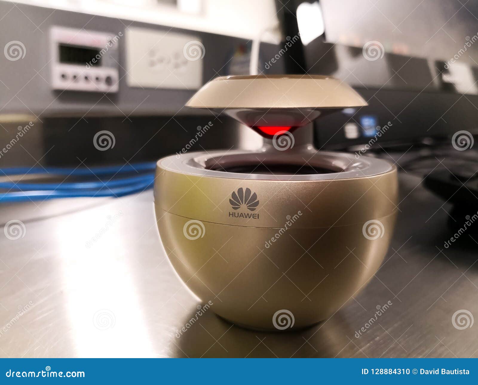 Huawei swan sales bluetooth speaker