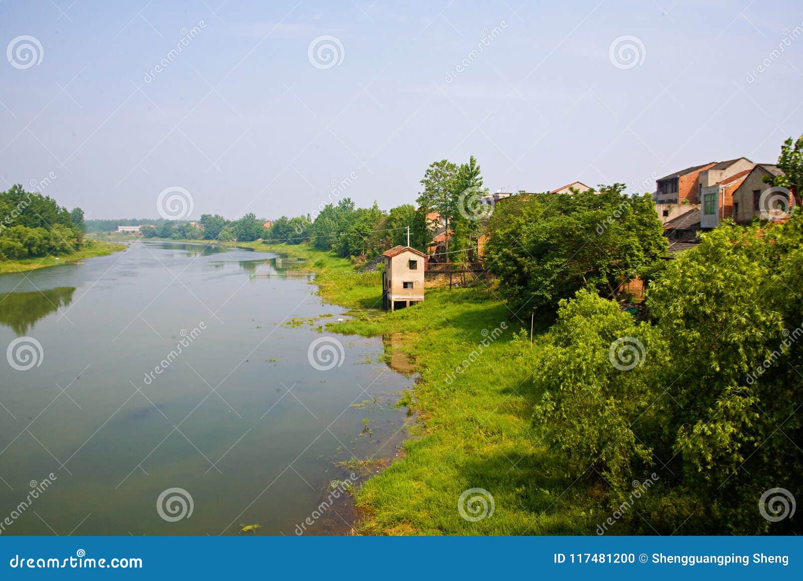 Hubei Xiantao Tong Shun River. Groene en mooie rivieren