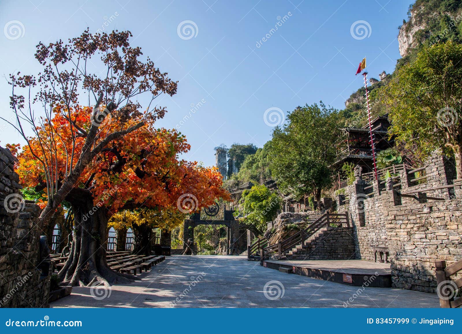 hubei yiling yangtze river three gorges dengying xia in the `three gorges people` ba wang cottage