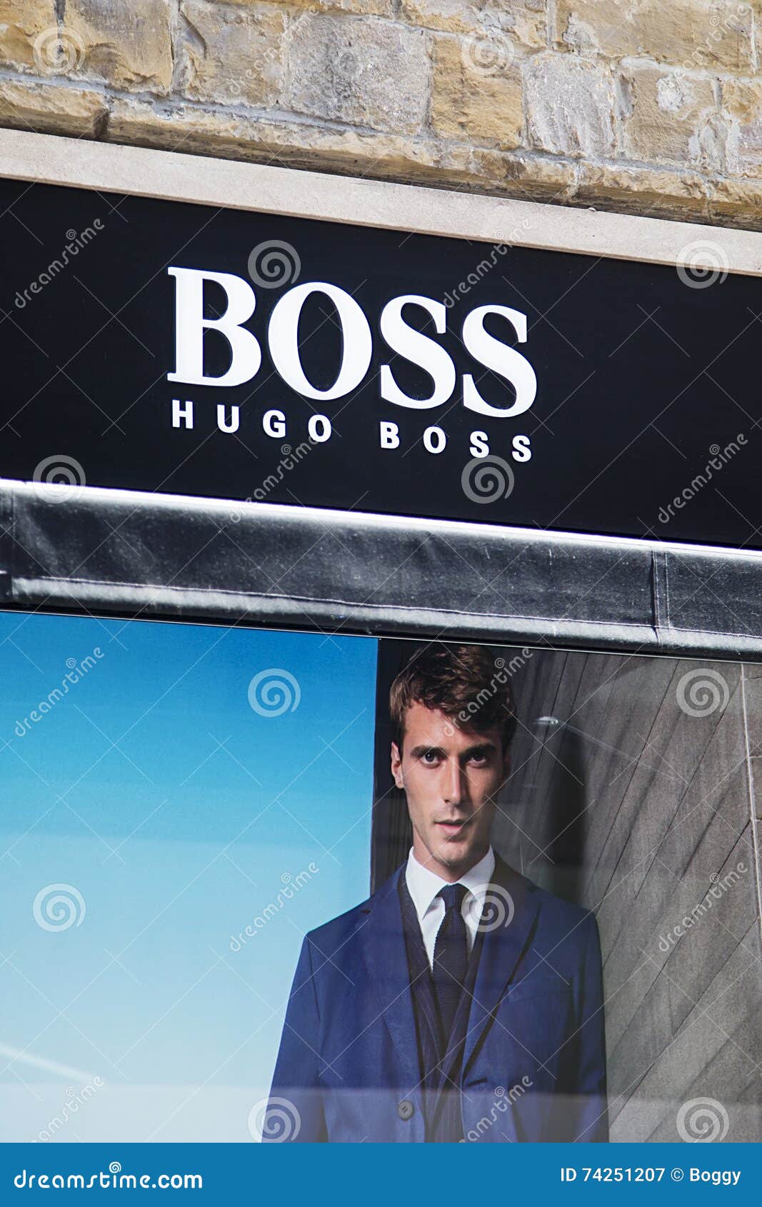 Hugo Boss-Shop redaktionelles stockfotografie. Bild von lebensstil ...