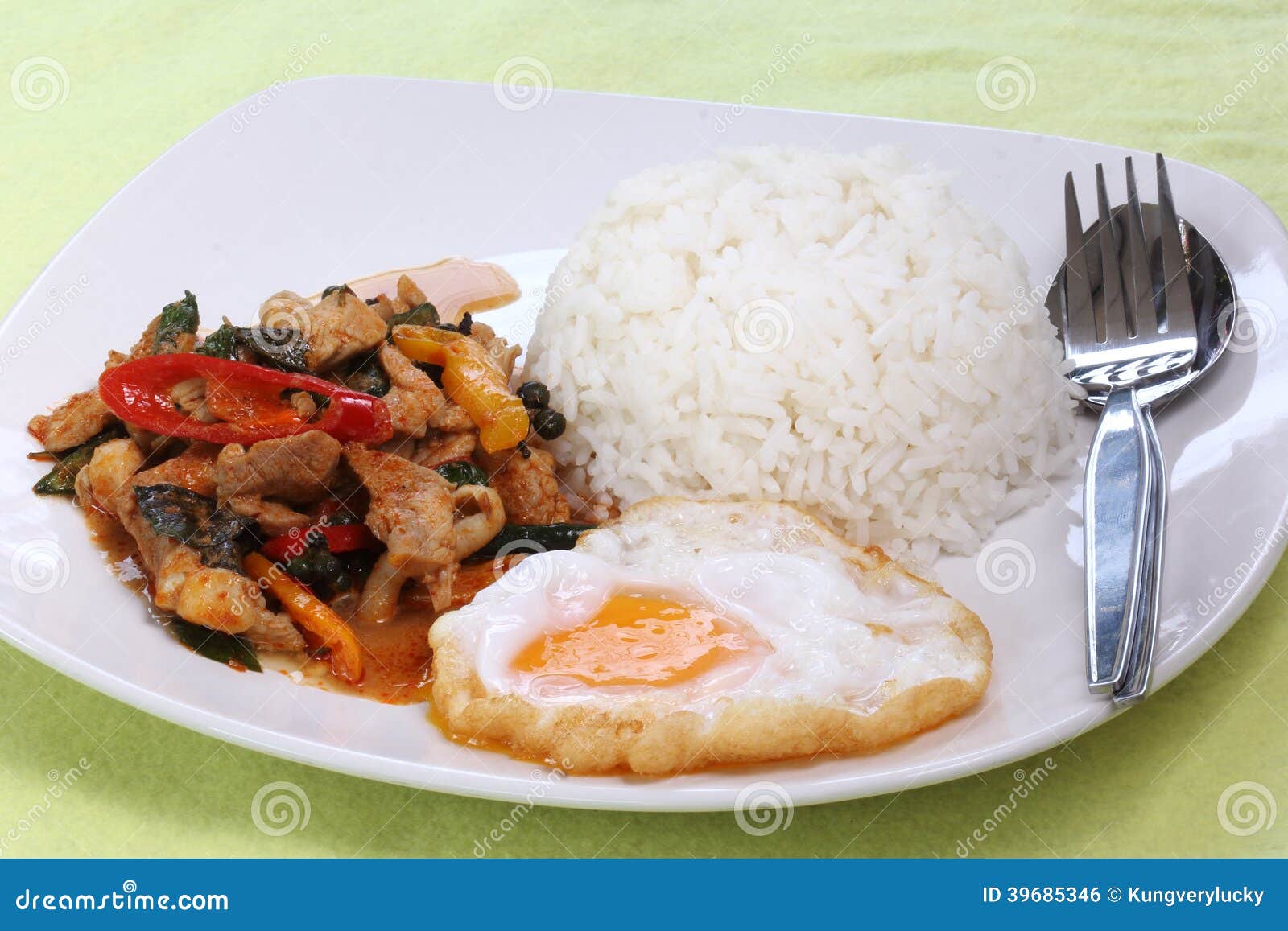 Huhn-panang Curry Mit Reis Anf Spiegelei Stockfoto - Bild von berühmt ...