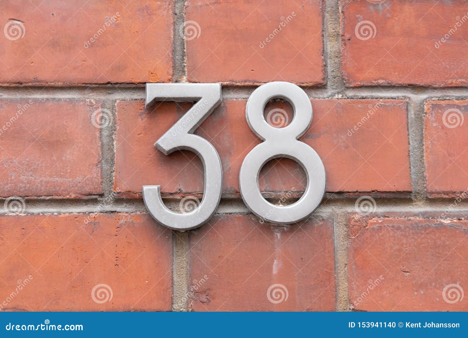 Intuïtie nauwelijks Beraadslagen Huis nummer 38 stock foto. Image of typografie, lettertype - 153941140