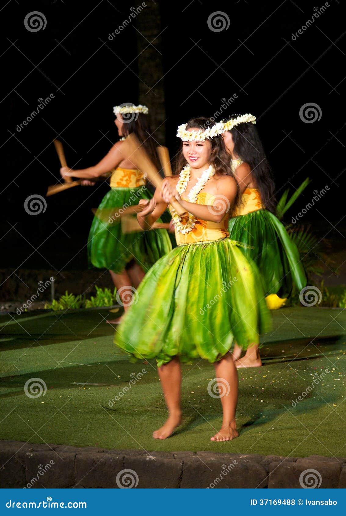 Hula dancers editorial stock photo. Image of pretty, aloha 37169488