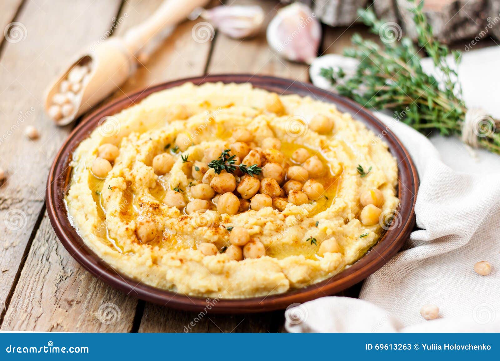 hummus with chickpeas