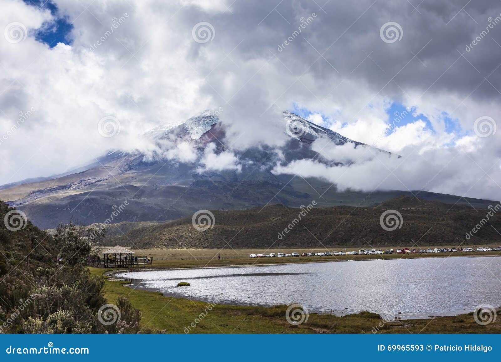 Hundreds of People Visit the Cotopaxi National Park Editorial Stock ...