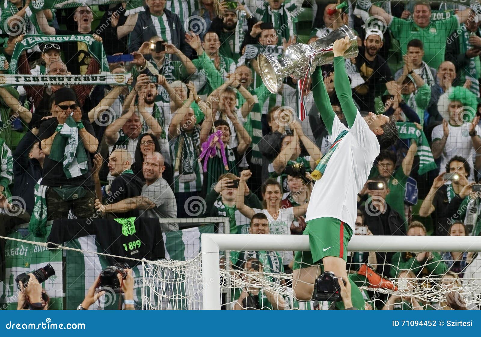 BUDAPEST, HUNGARY - MAY 7, 2016: The Team Of Ferencvarosi TC