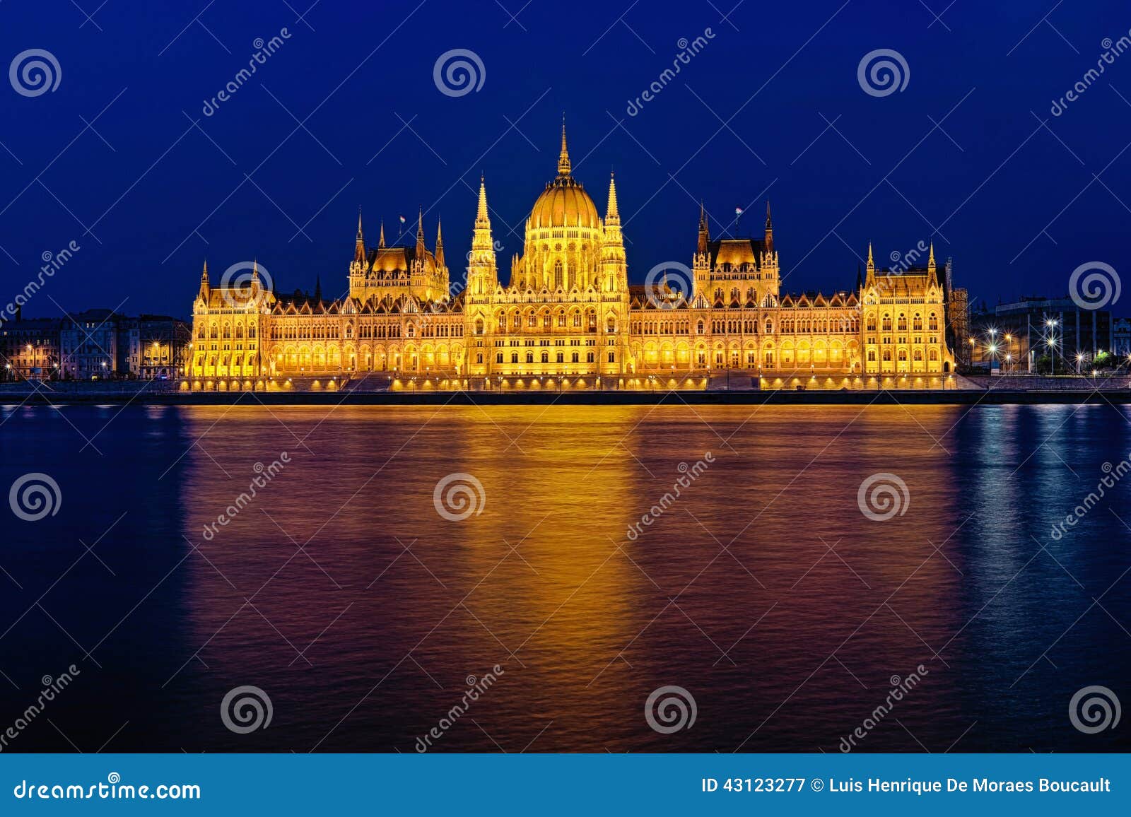 hungarian parlament & blue hour