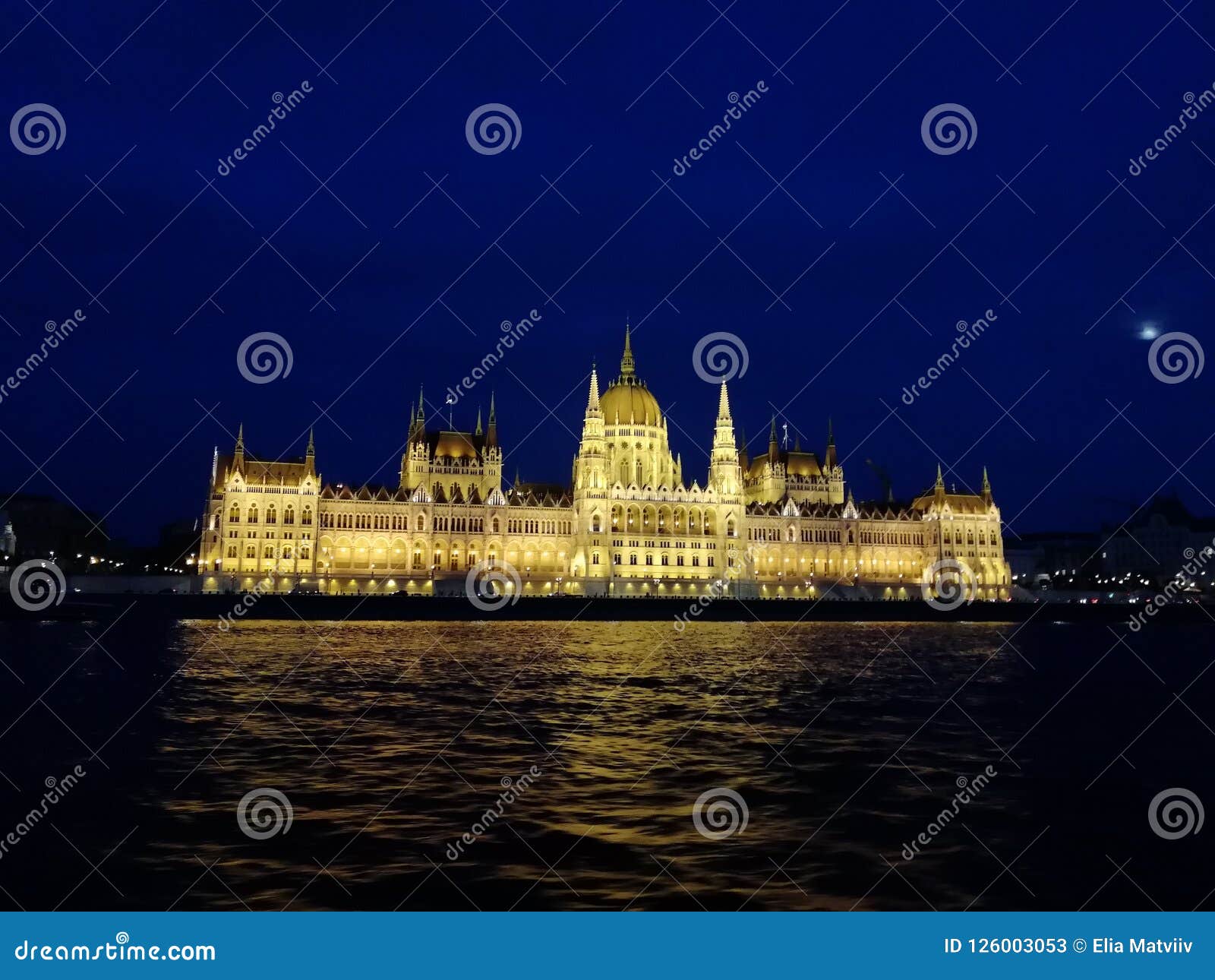parlement in budapest.