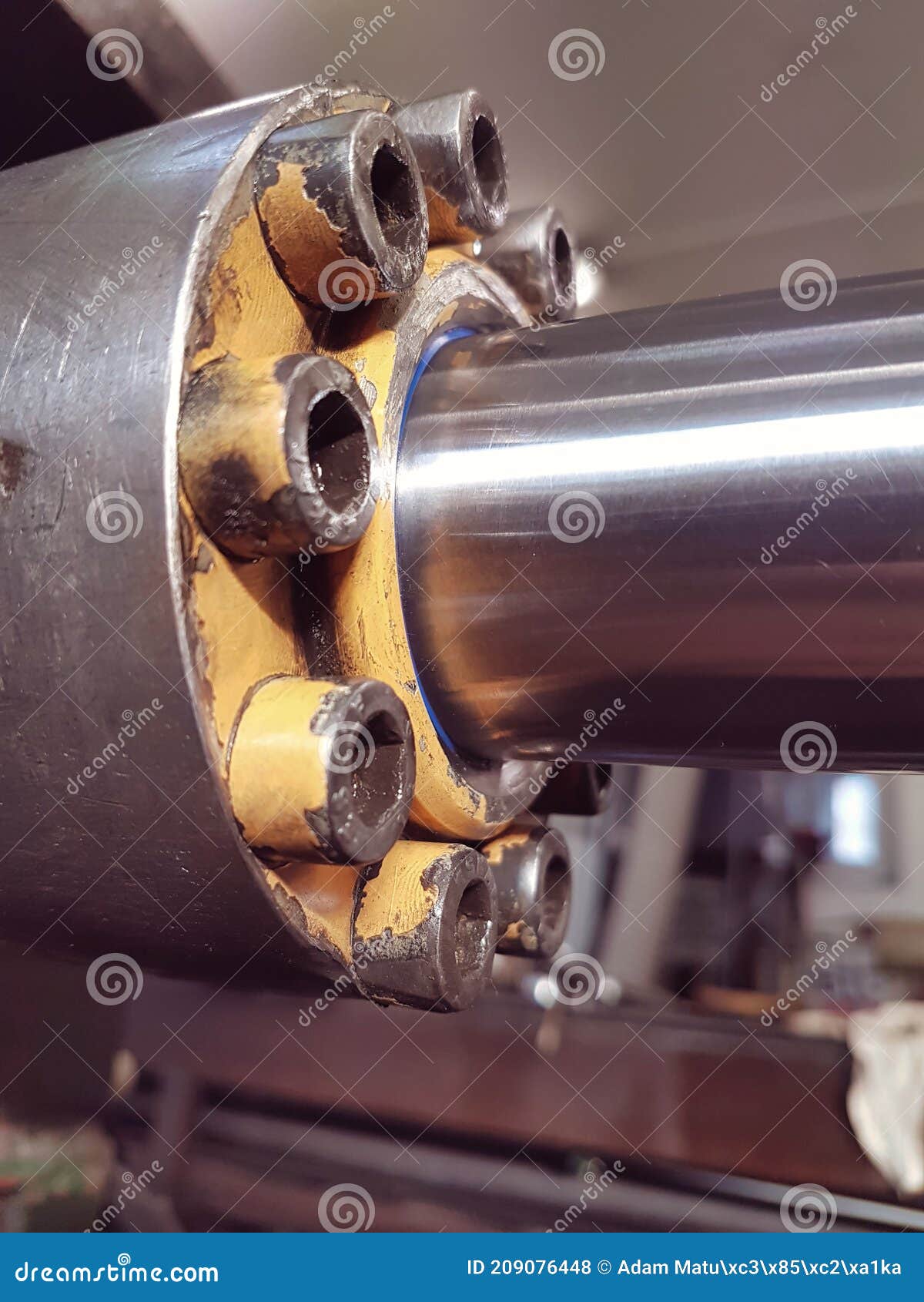 Hydraulic cylinder head stock photo. Image of head, industry 209076448