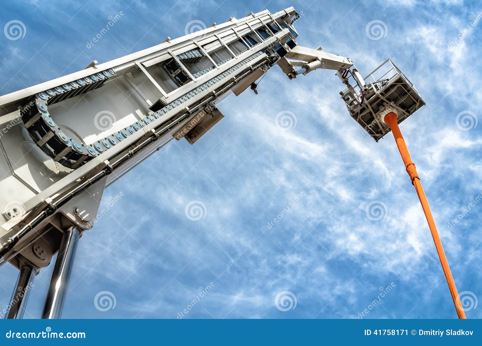 Hydraulic man lift stock image. Image of department, cloud 41758171