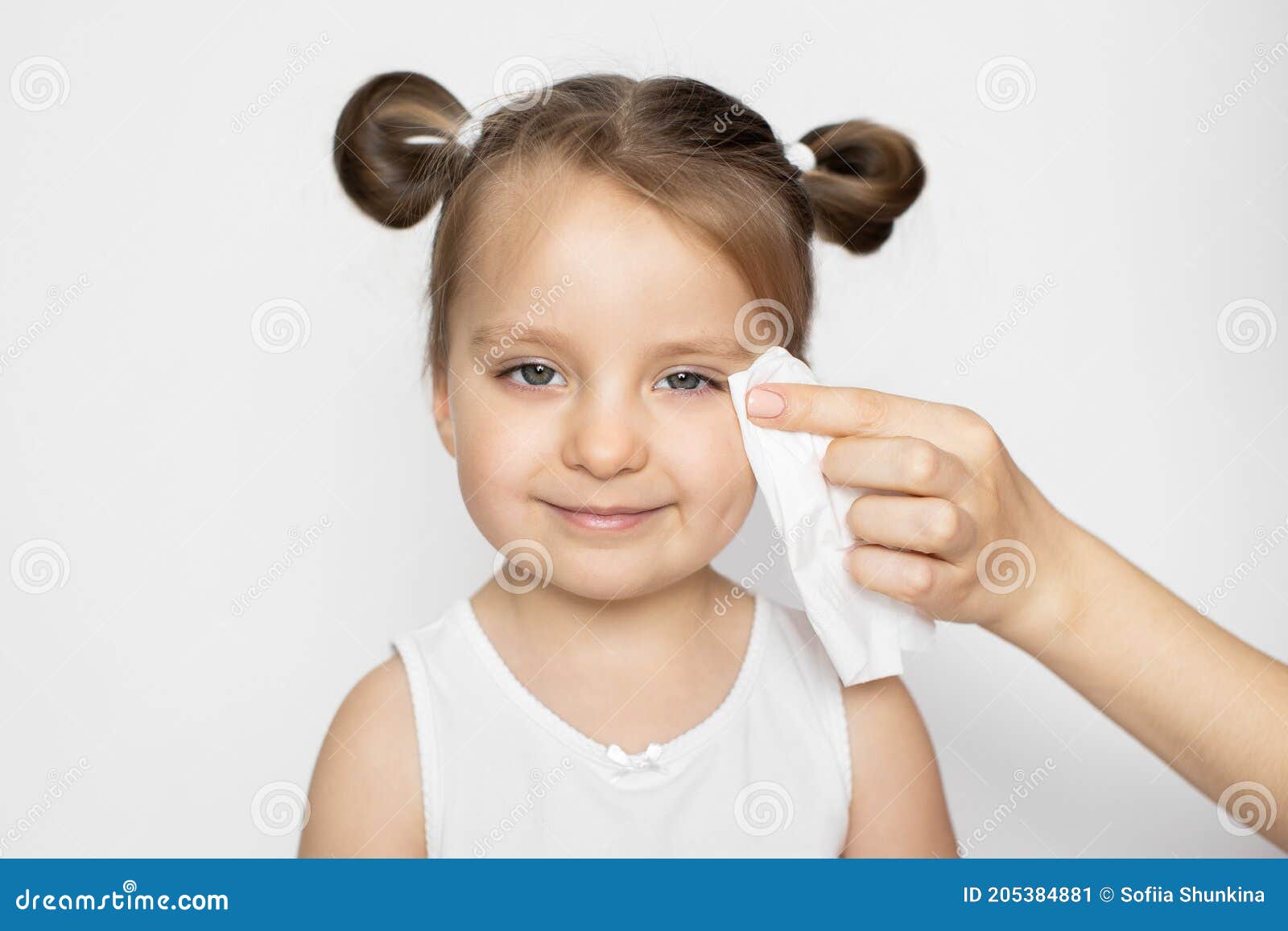 Hygiene, daily Routine, Skin Care. Mommy`s Hand Wiping the Baby Skin with Wet  Wipes Stock Image - Image of care, hygiene: 205384881