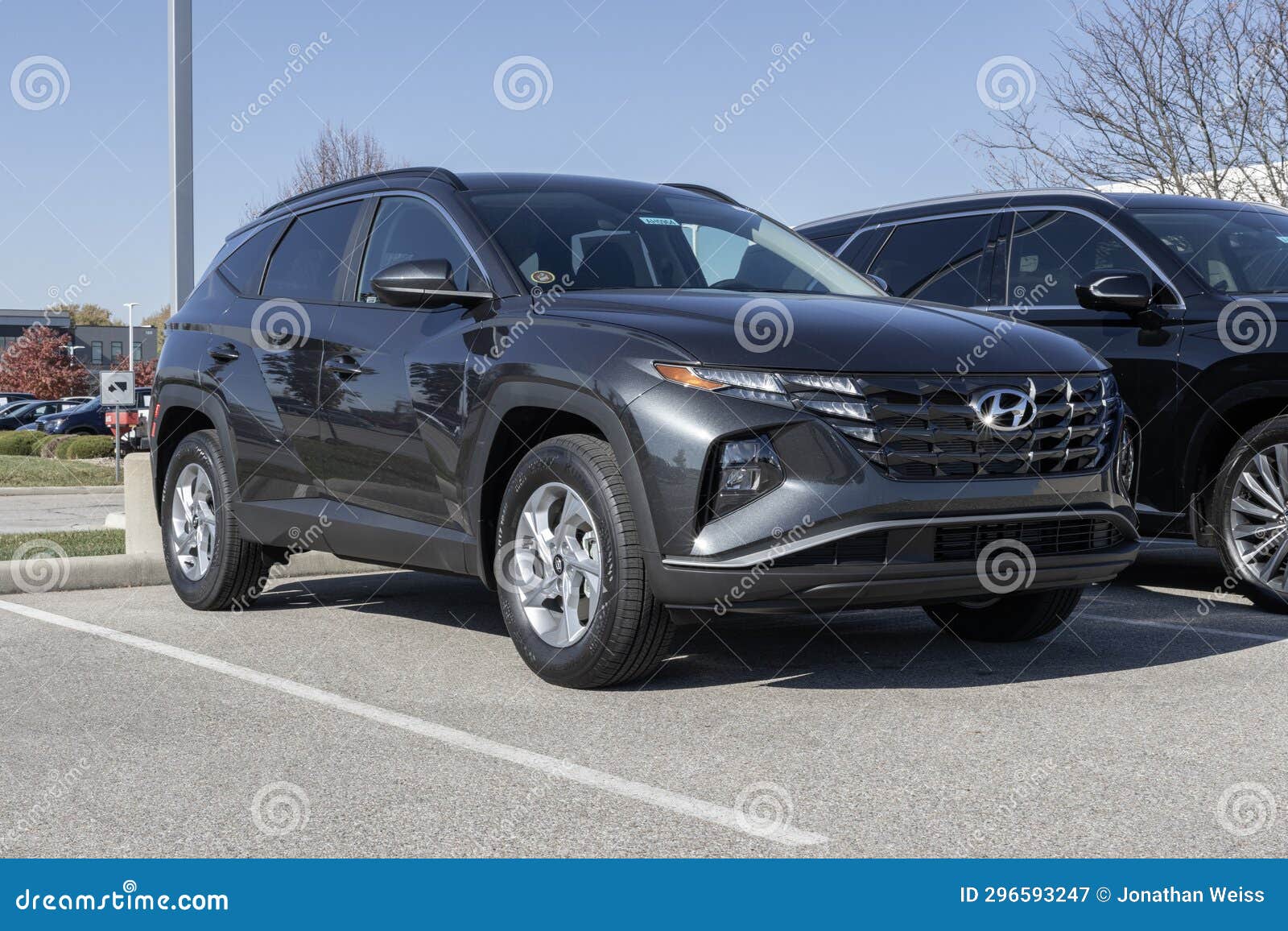 Hyundai Tucson Display at a Dealership. Hyundai Offers the Tucson in SE ...