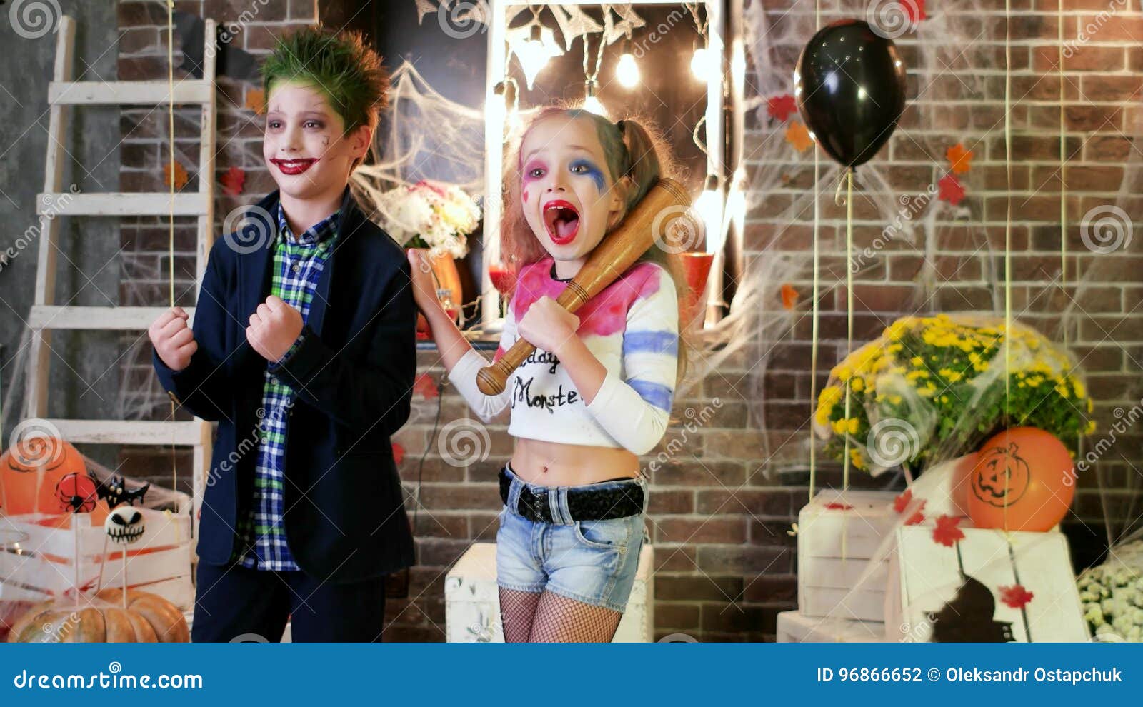I Grida Dei Bambini, Il Harley Quinn Ed I Costumi Del Burlone