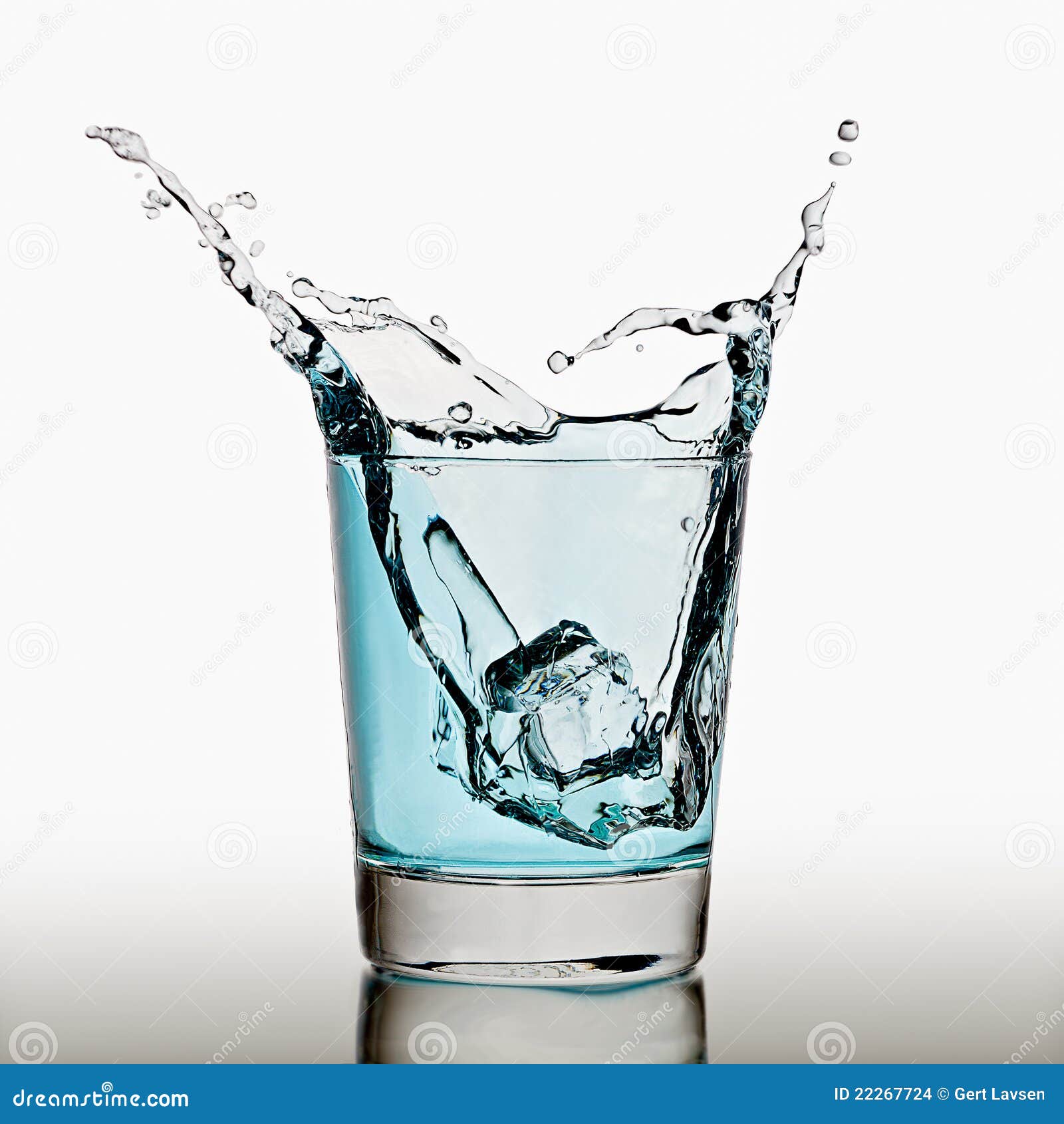 https://thumbs.dreamstime.com/z/ice-cubes-splashing-glass-water-22267724.jpg