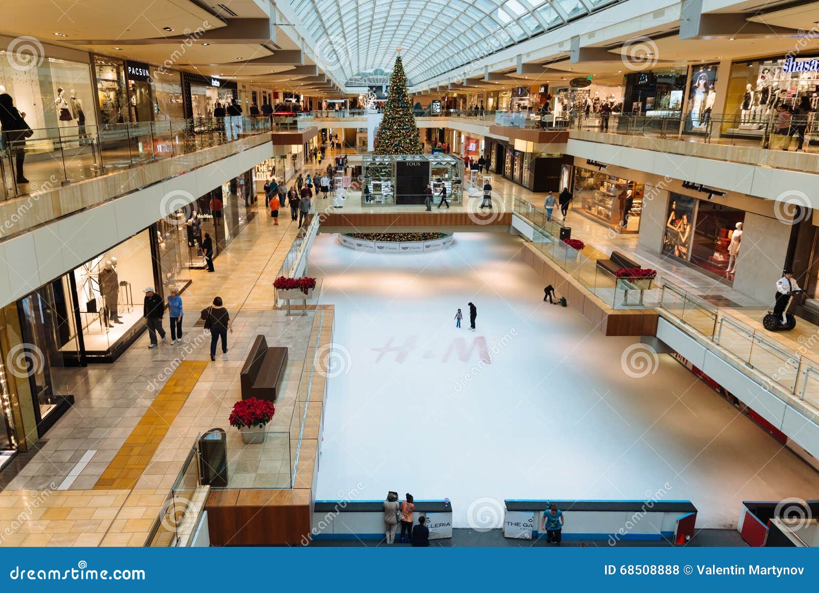 Ice Rink and Christmas Tree at Galleria Shopping Mall, Houston