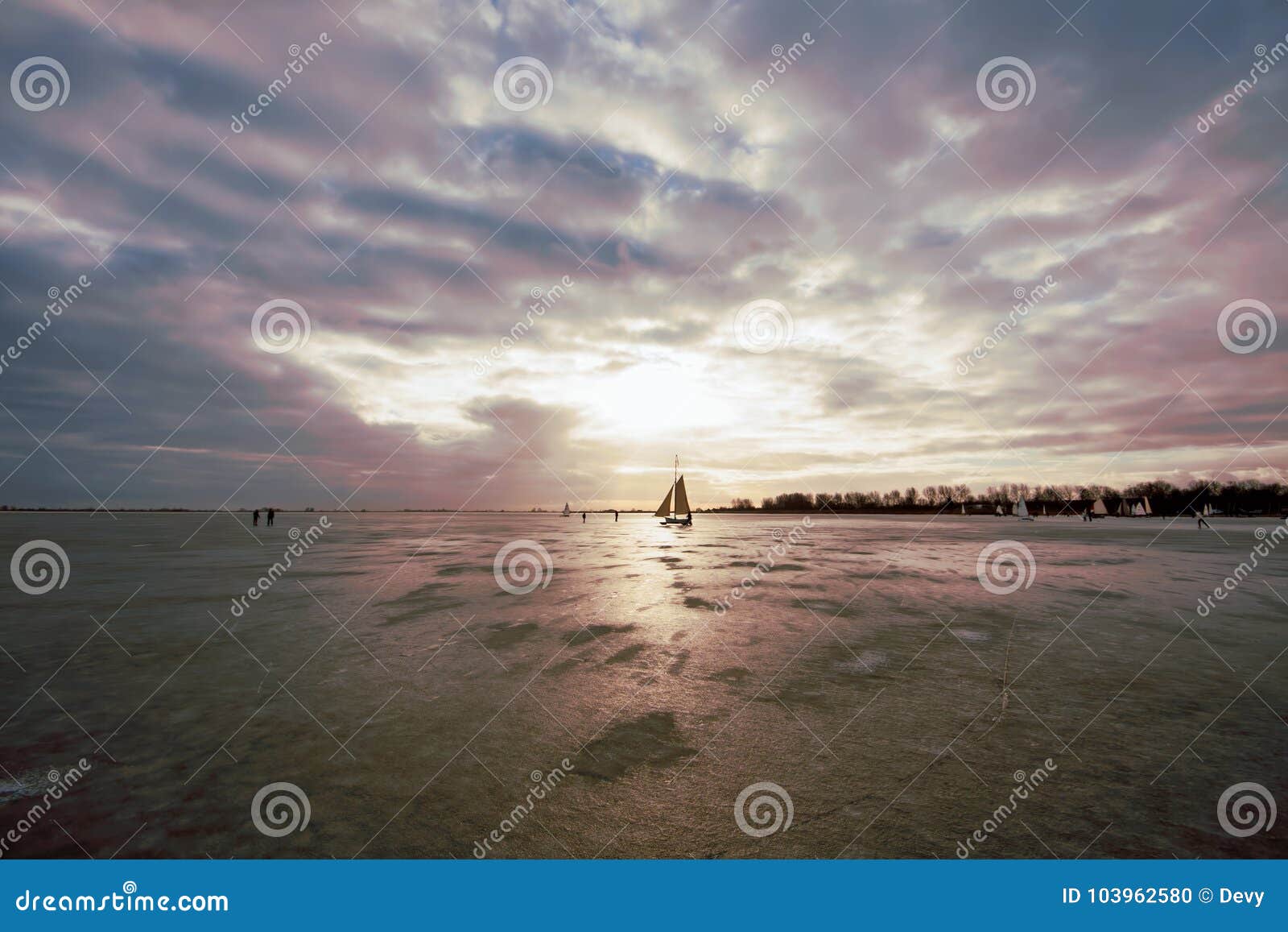 ice sailing on the gouwzee in the netherlands