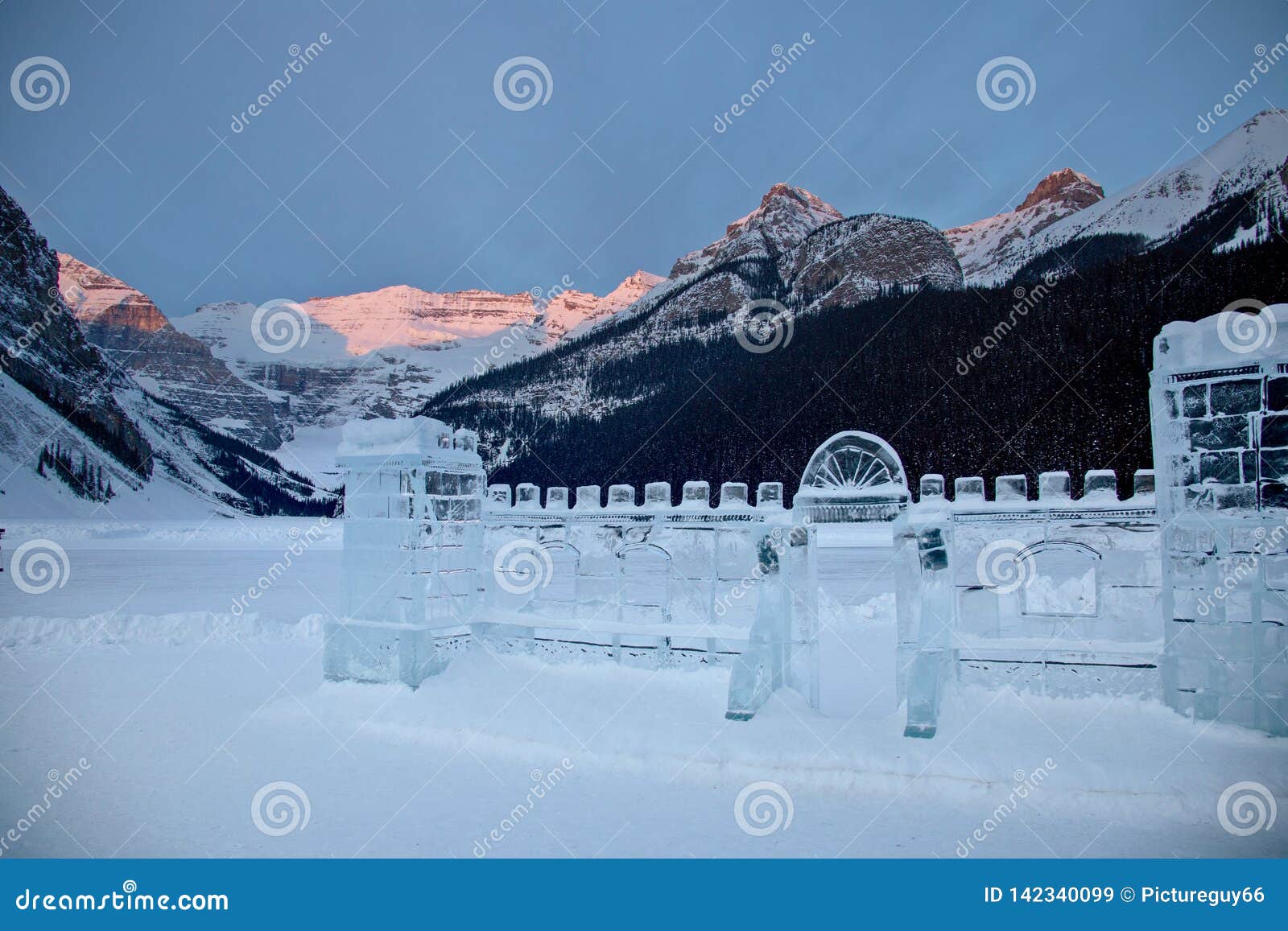 ice sculpture lake louise