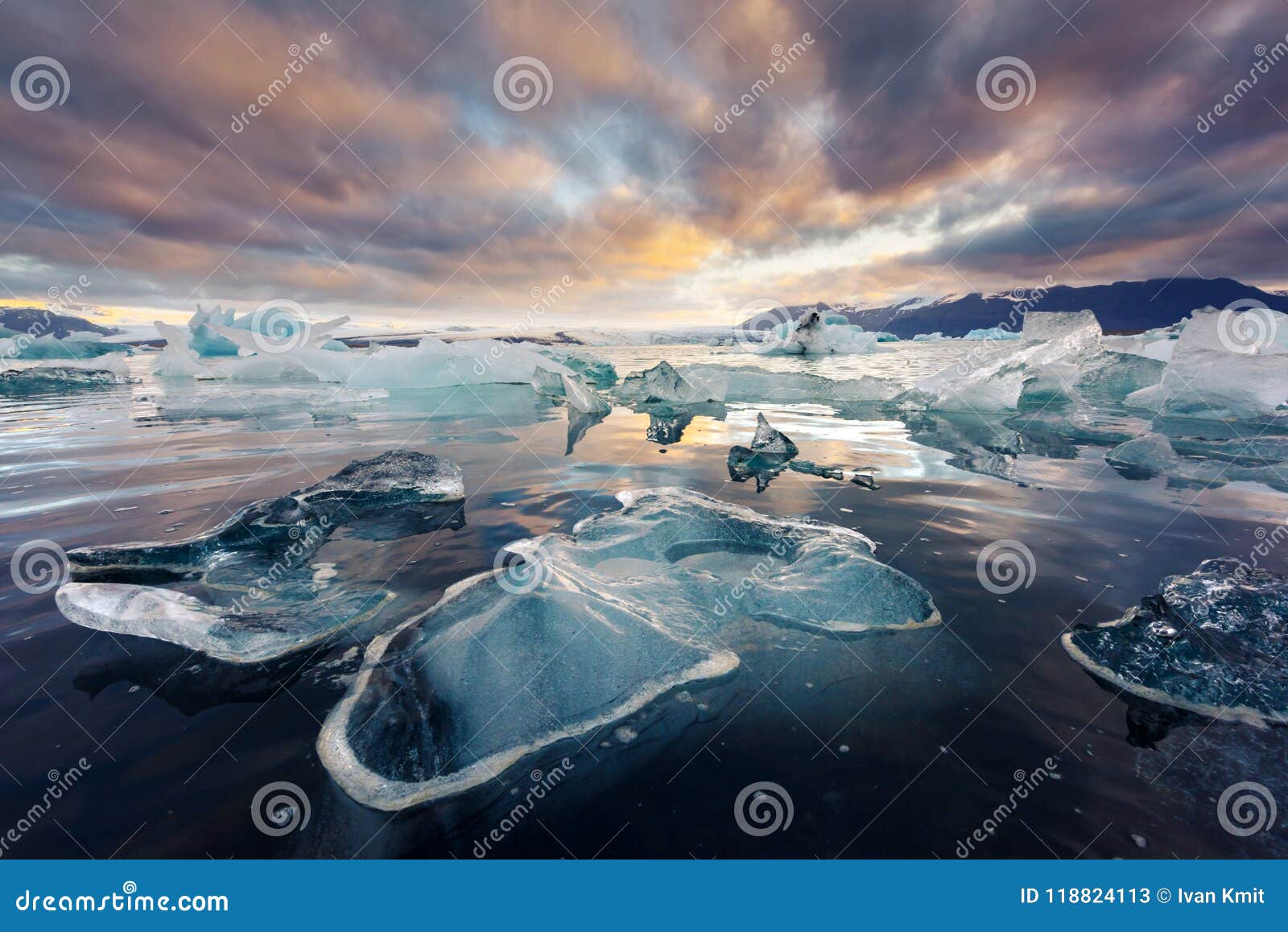 icebergs in jokulsarlon glacial lagoon