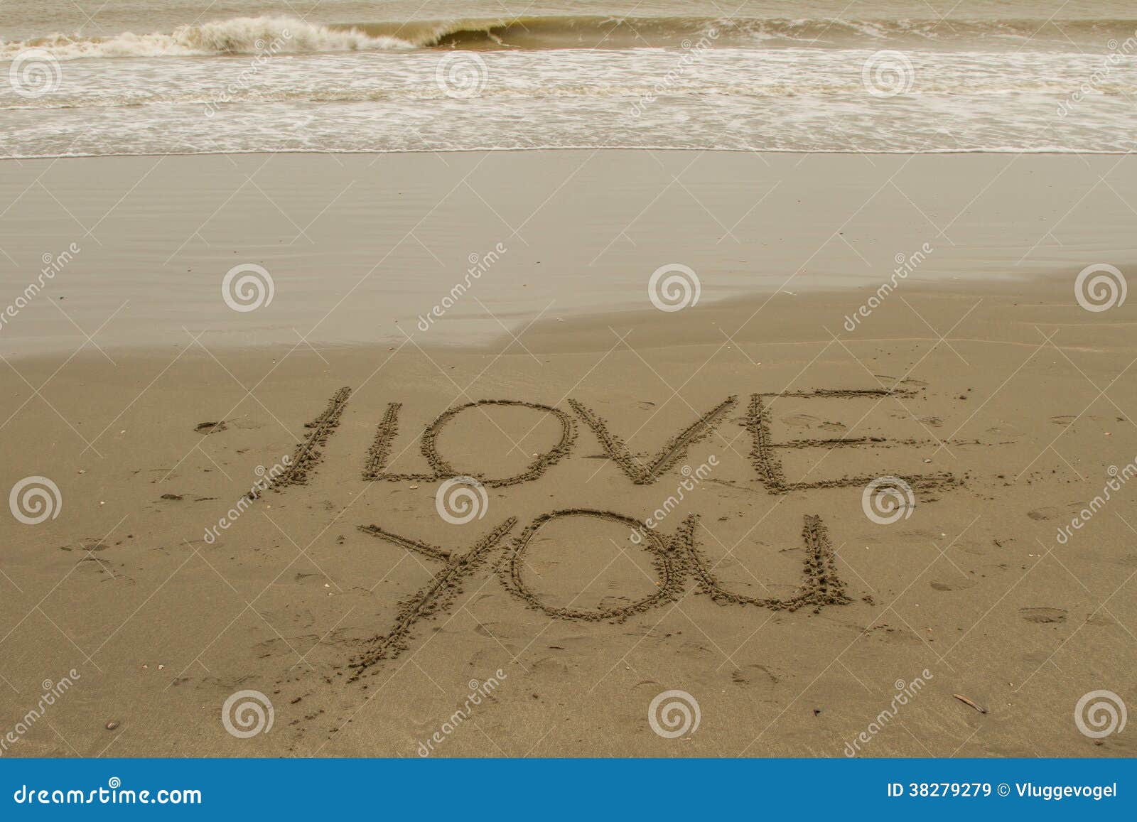 Ich Liebe Dich Geschrieben in Den Sand Stockbild Bild von text, wort