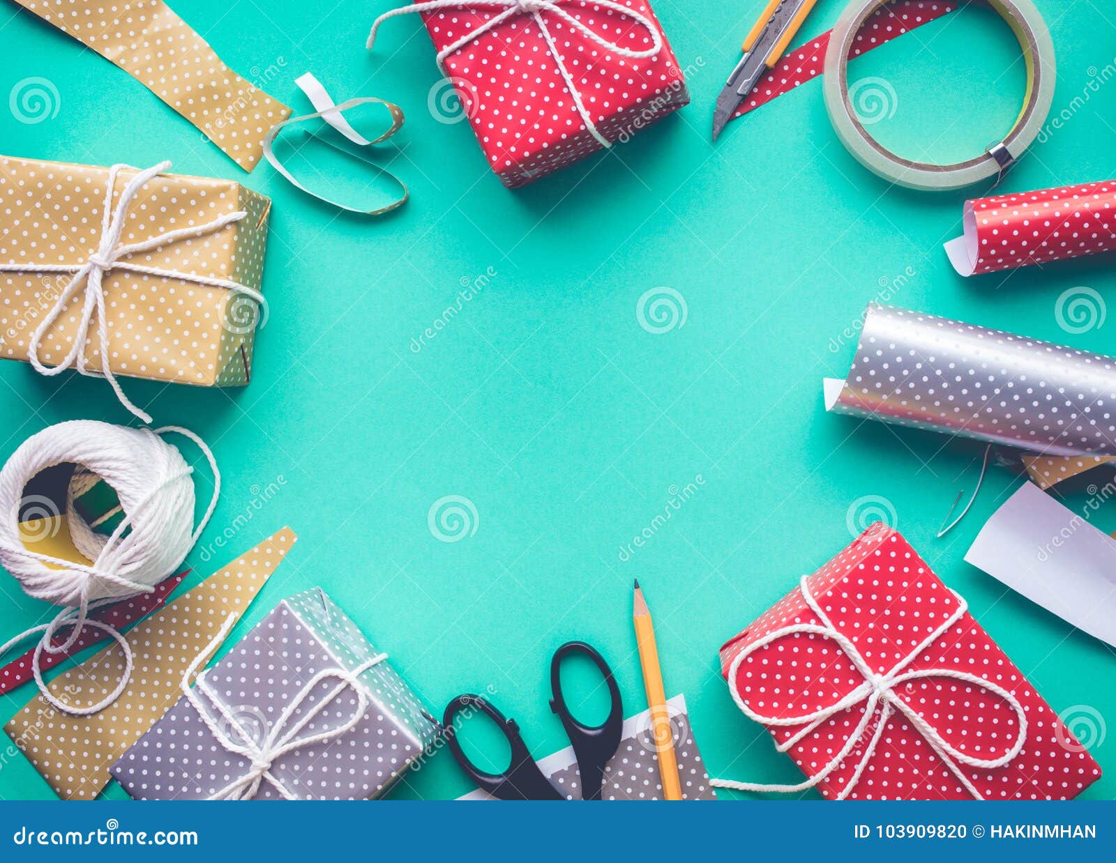 Idees De Concepts De Milieux De Fete D Anniversaire De Celebration En Presence De Decorer Le Boite Cadeau Photo Stock Image Du Idees Anniversaire Idees De Concepts De Milieux De Fete D Anniversaire De Celebration En Presence De Decorer Le Boite Cadeau Photo Stock Image Du Idees Anniversaire