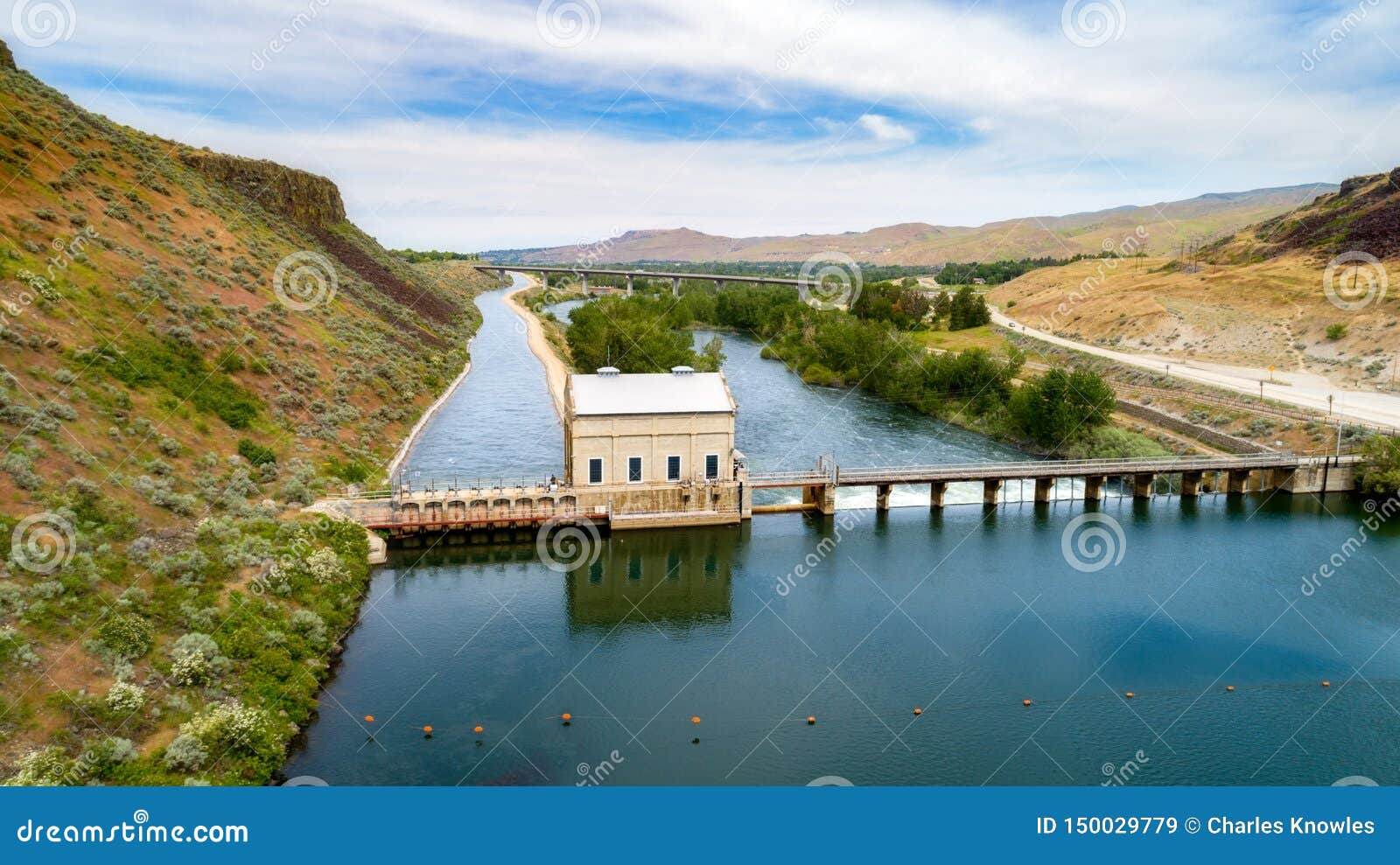 idahoÃ¢â¬â¢s diversion dam and canal water is diverted to on the boise river