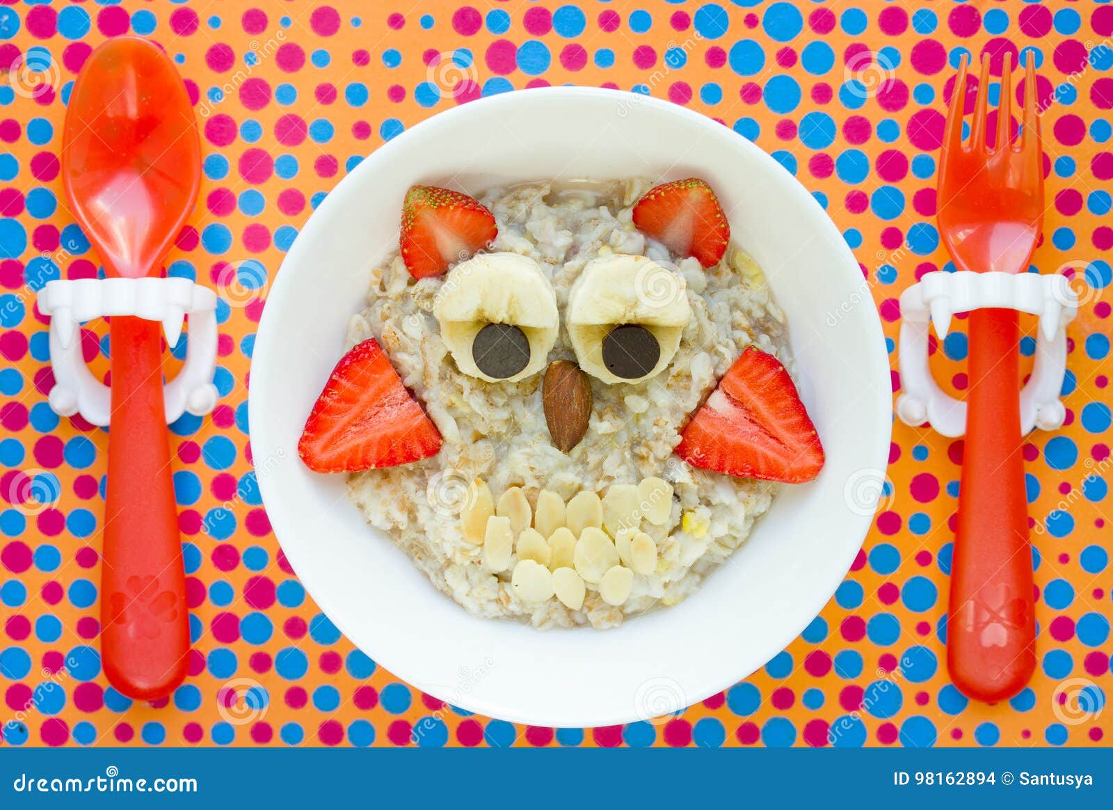 Idea Del Desayuno De Halloween Para La Harina De Avena Del Búho De Los  Niños Foto de archivo - Imagen de alimento, divertido: 98162894