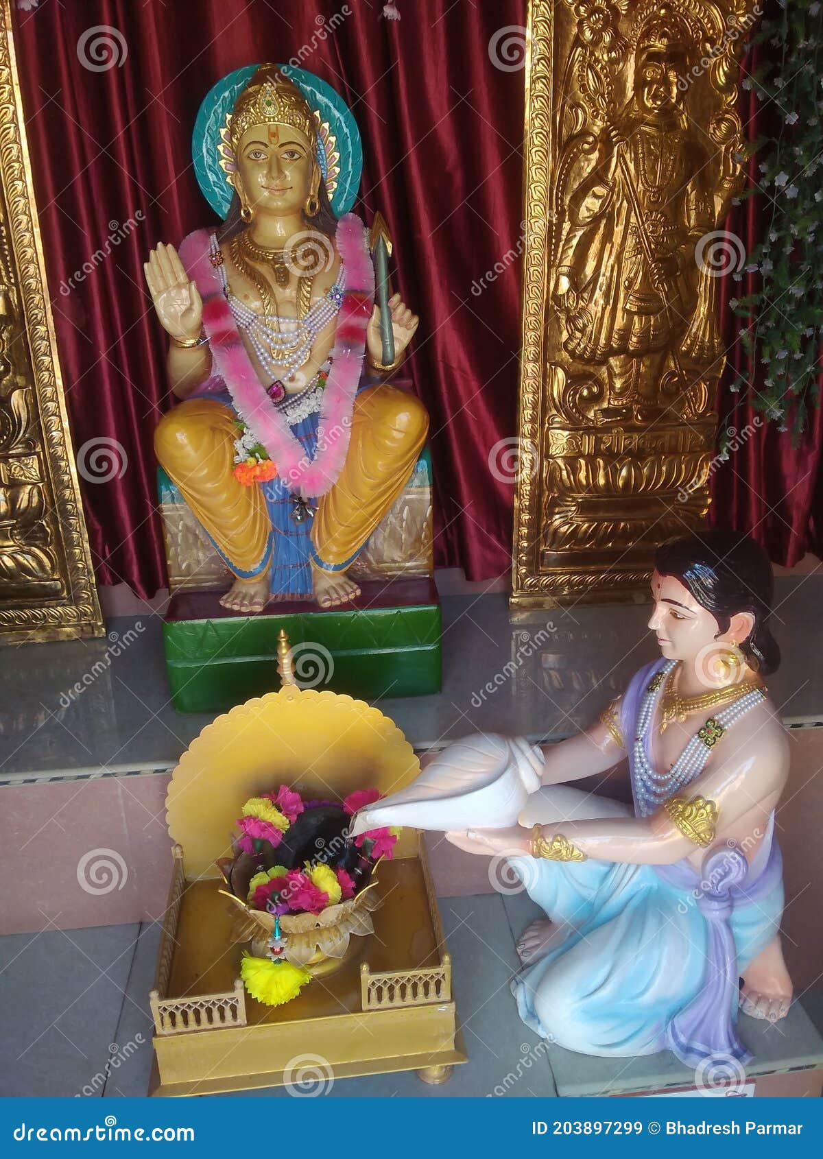 Idols of Hindu deities stock image. Image of sculpture 203897299